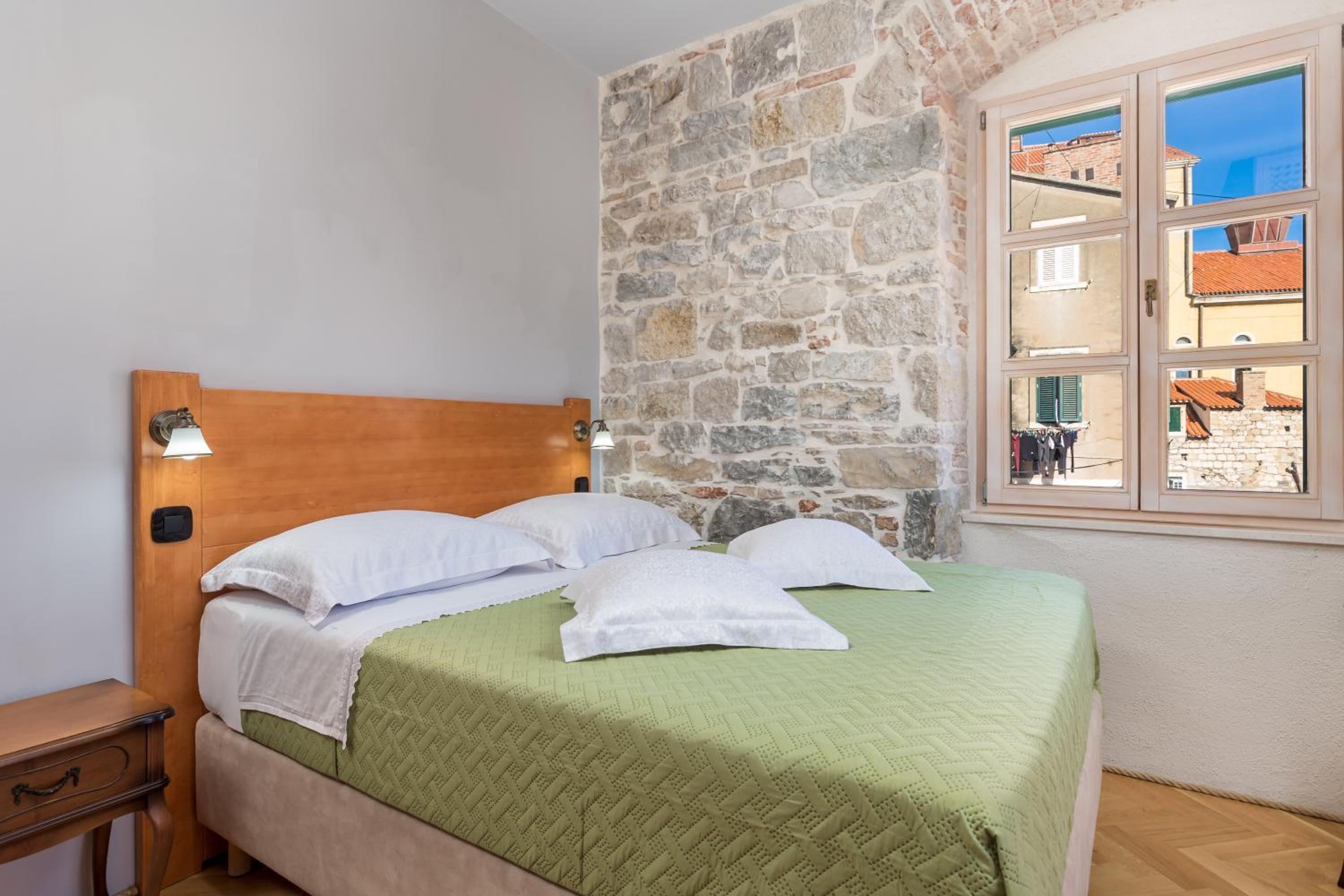 Double Room - Photo 28
