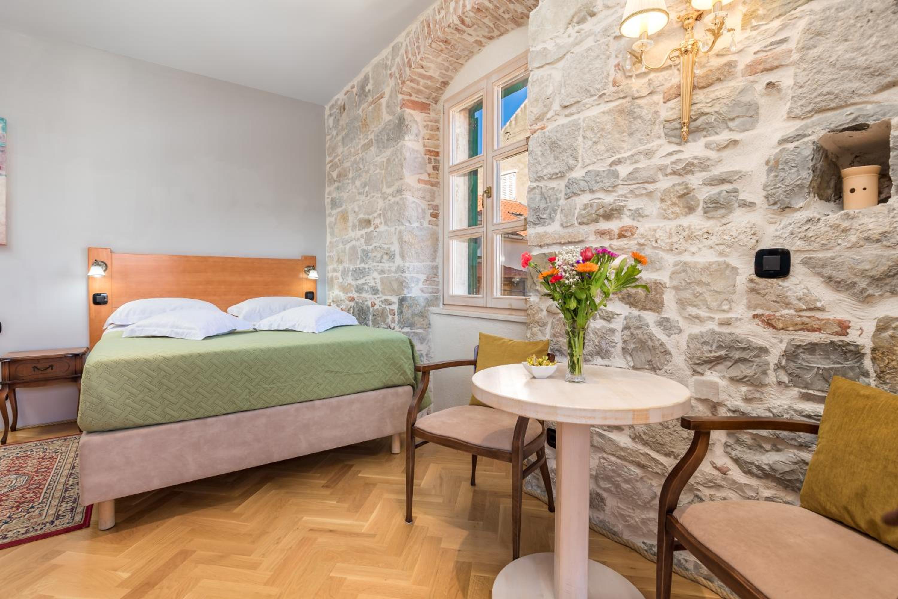 Double Room - Photo 1