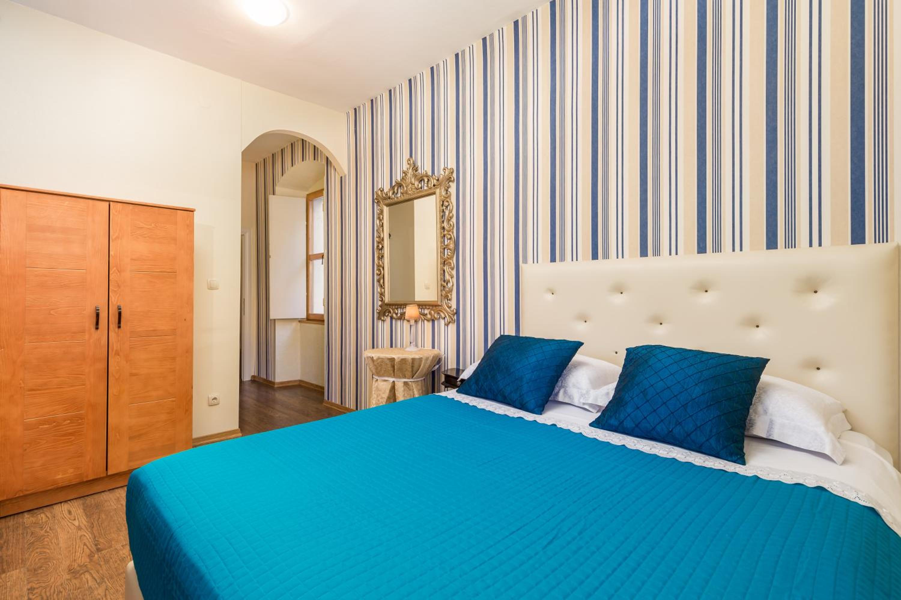 Double Room - Photo 17