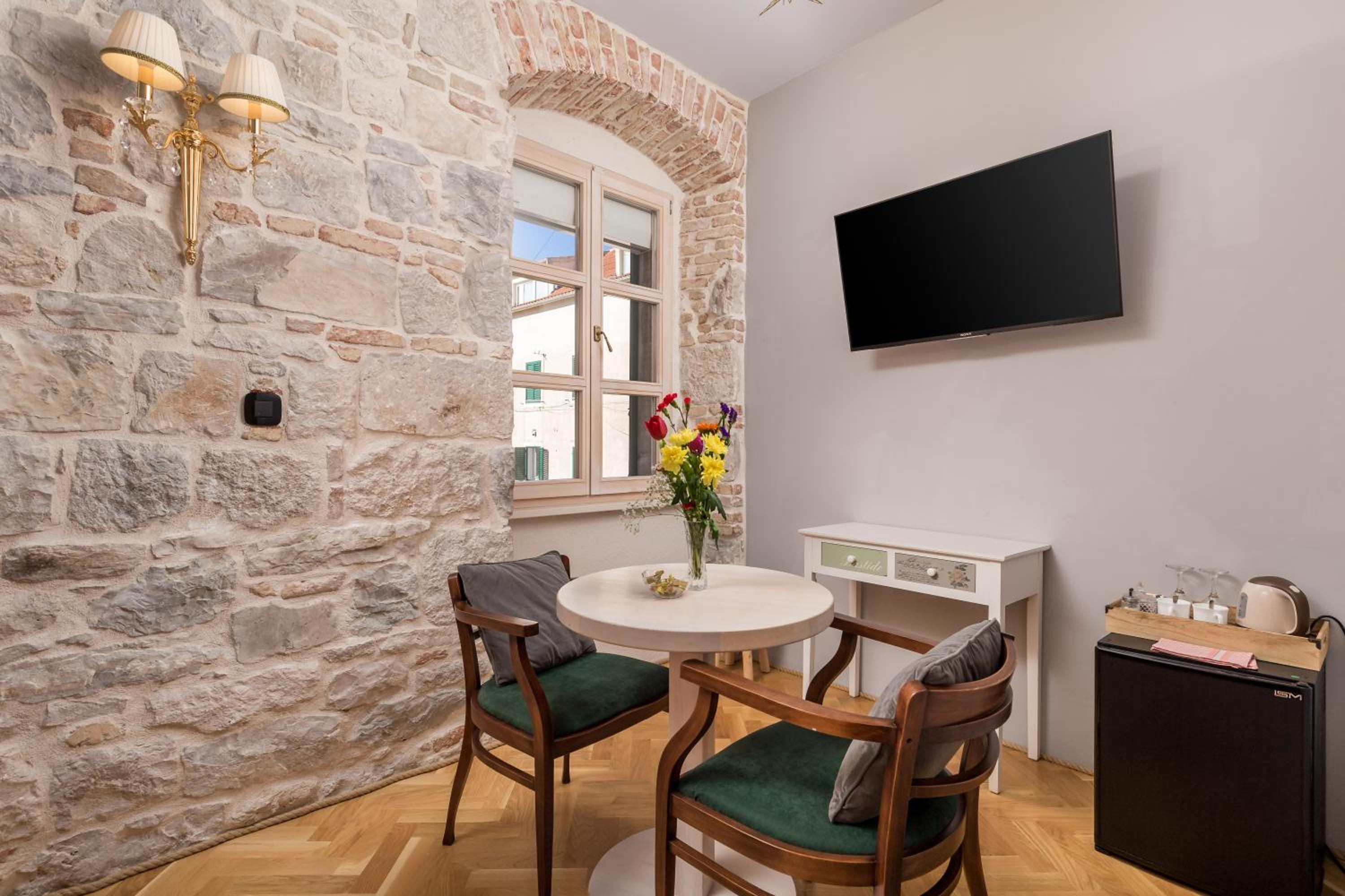 Double Room - Photo 35