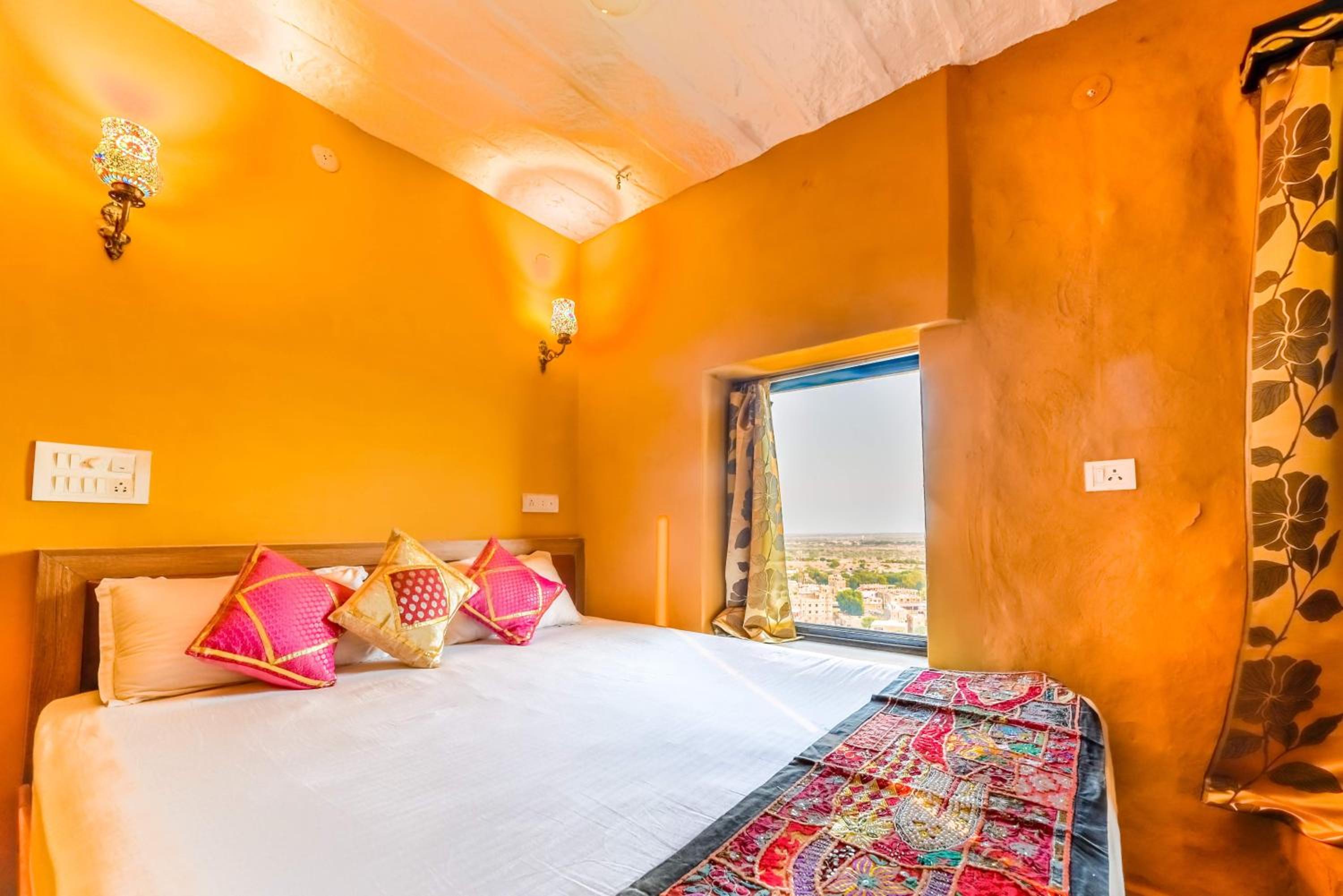 King Room with Balcony photo 1