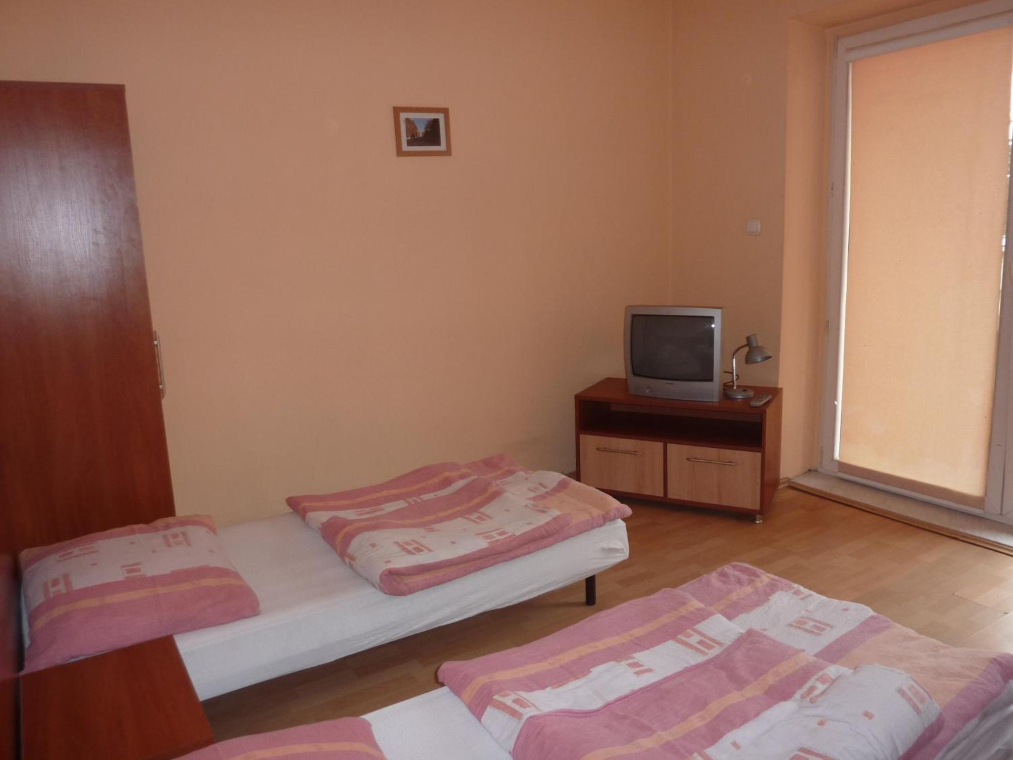 Double Room with Shared Bathroom photo 2