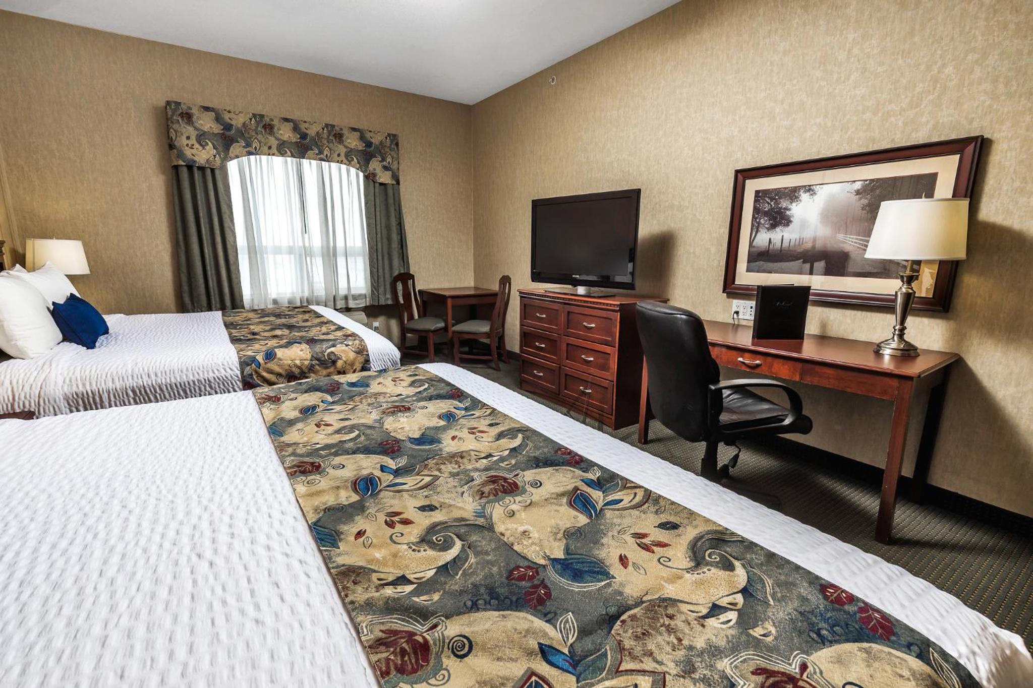 King Room with Two King Beds photo 1