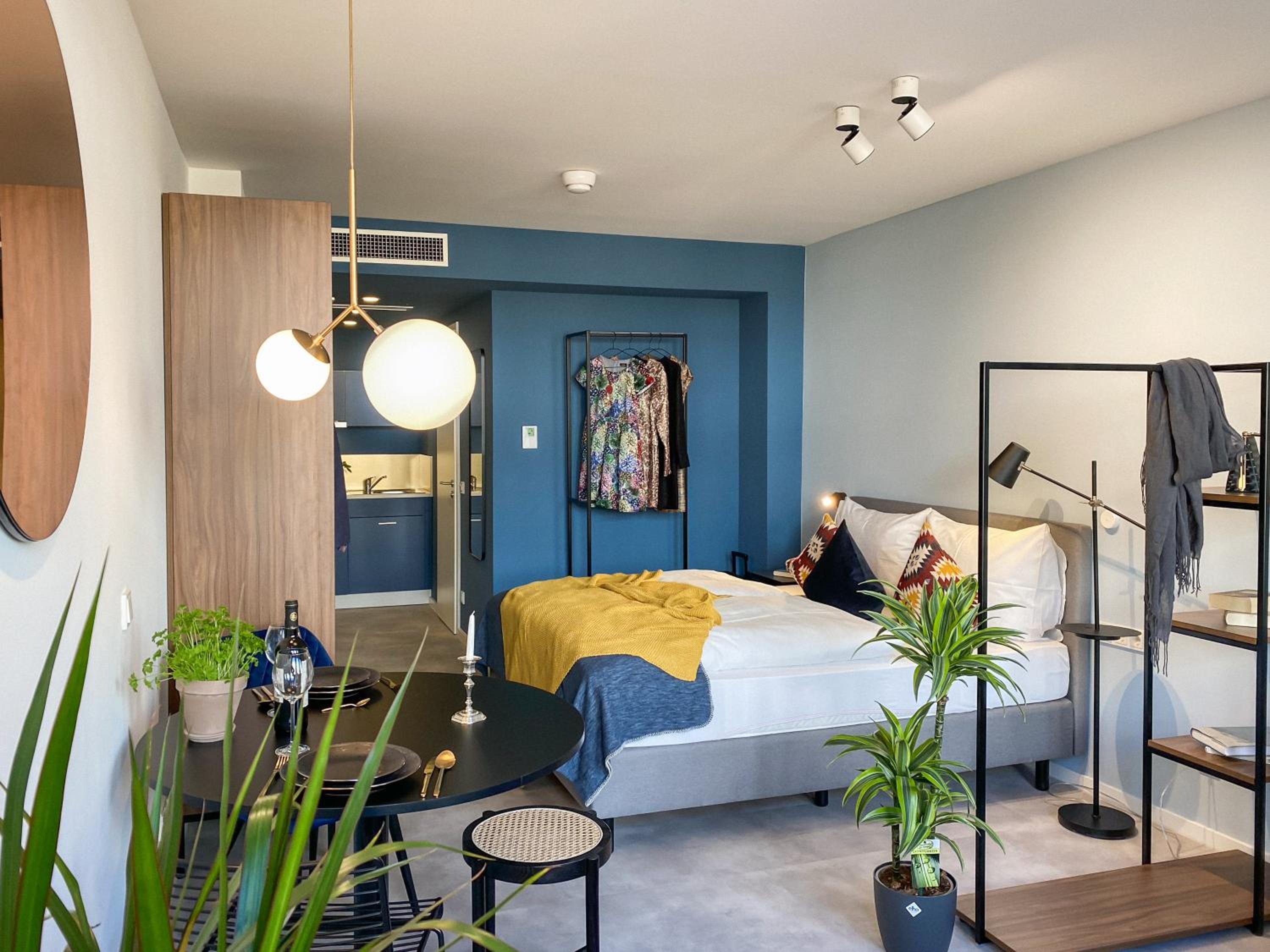 Studio Apartment - Photo 1