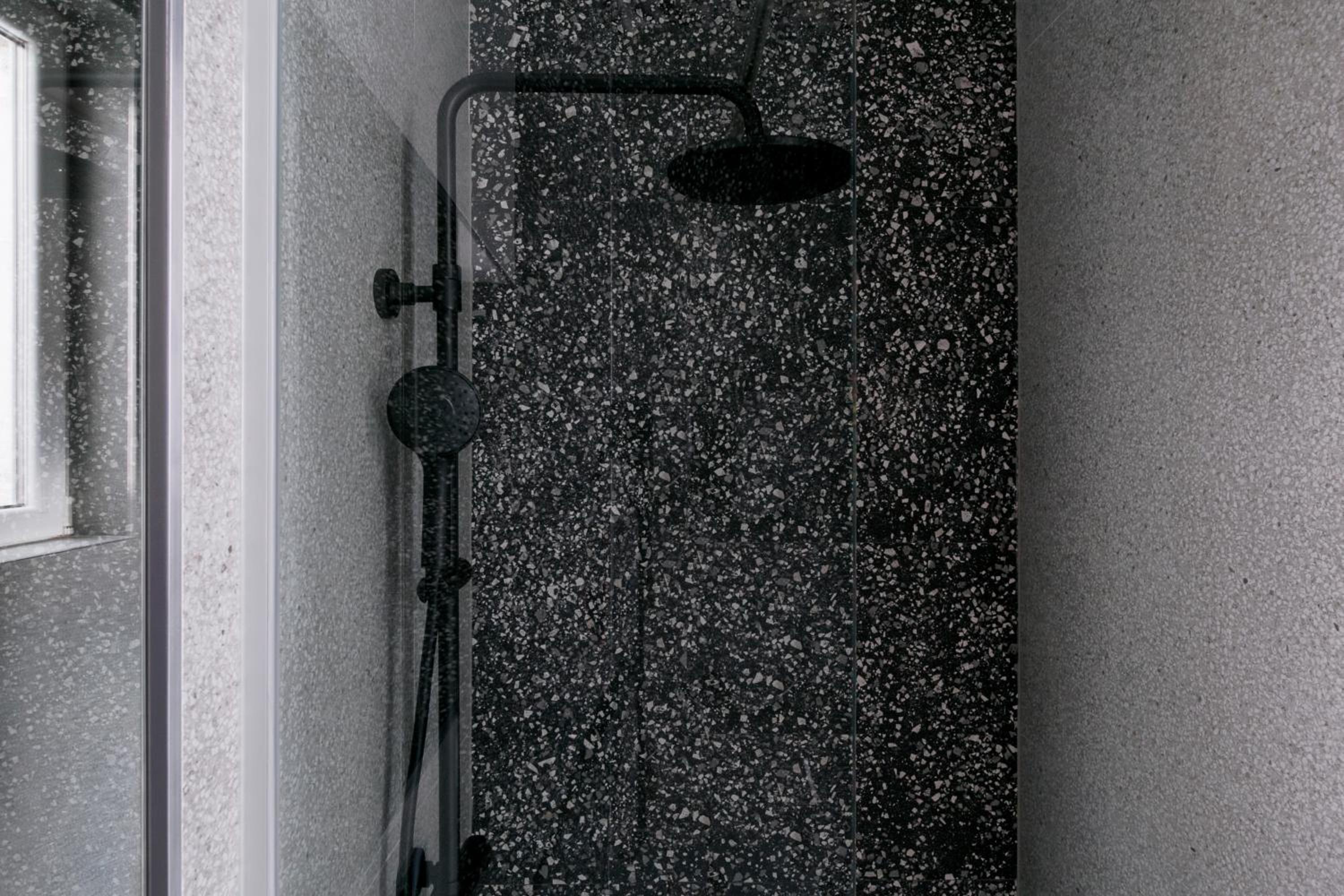 Studio Apartment - Photo 5