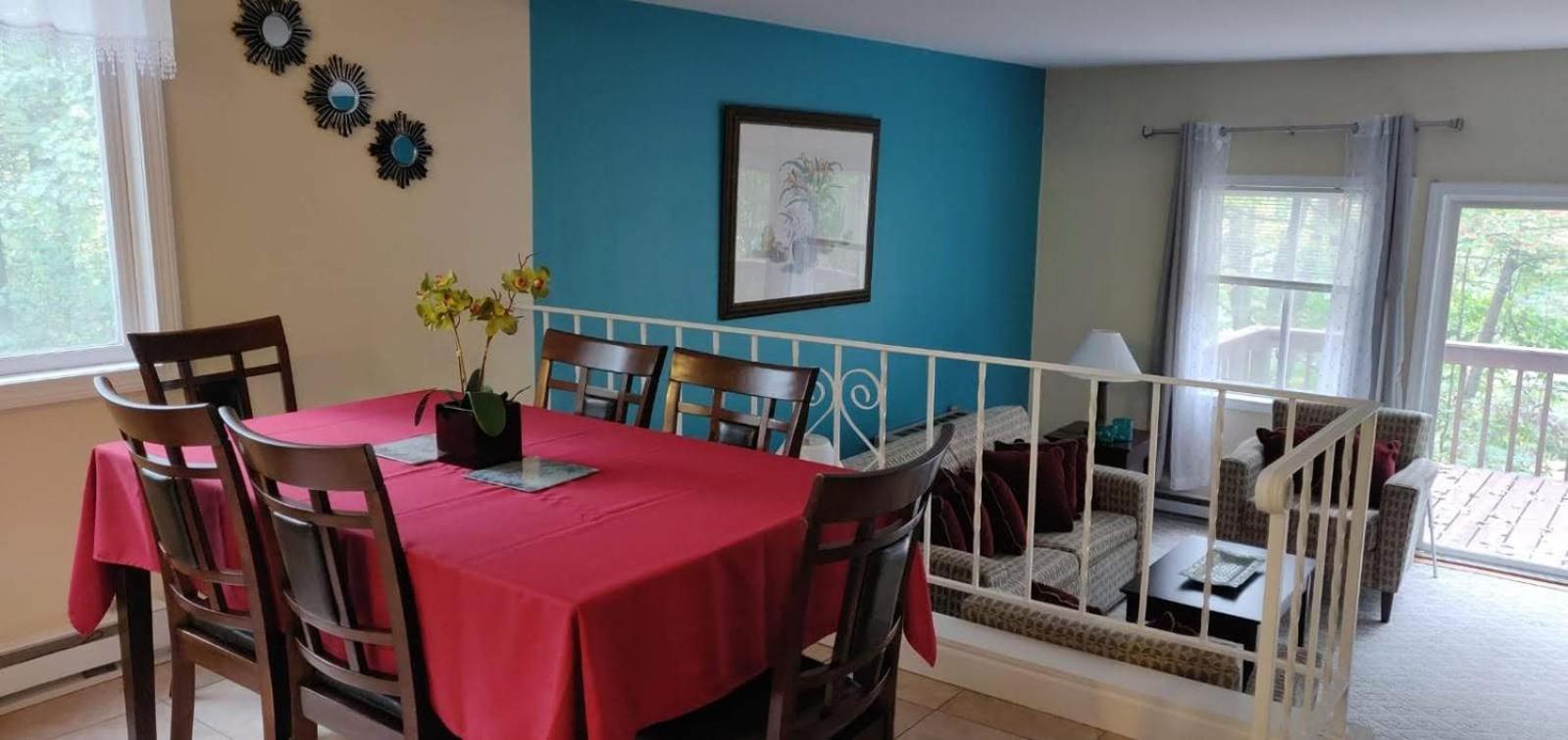 Two-Bedroom House - Photo 2