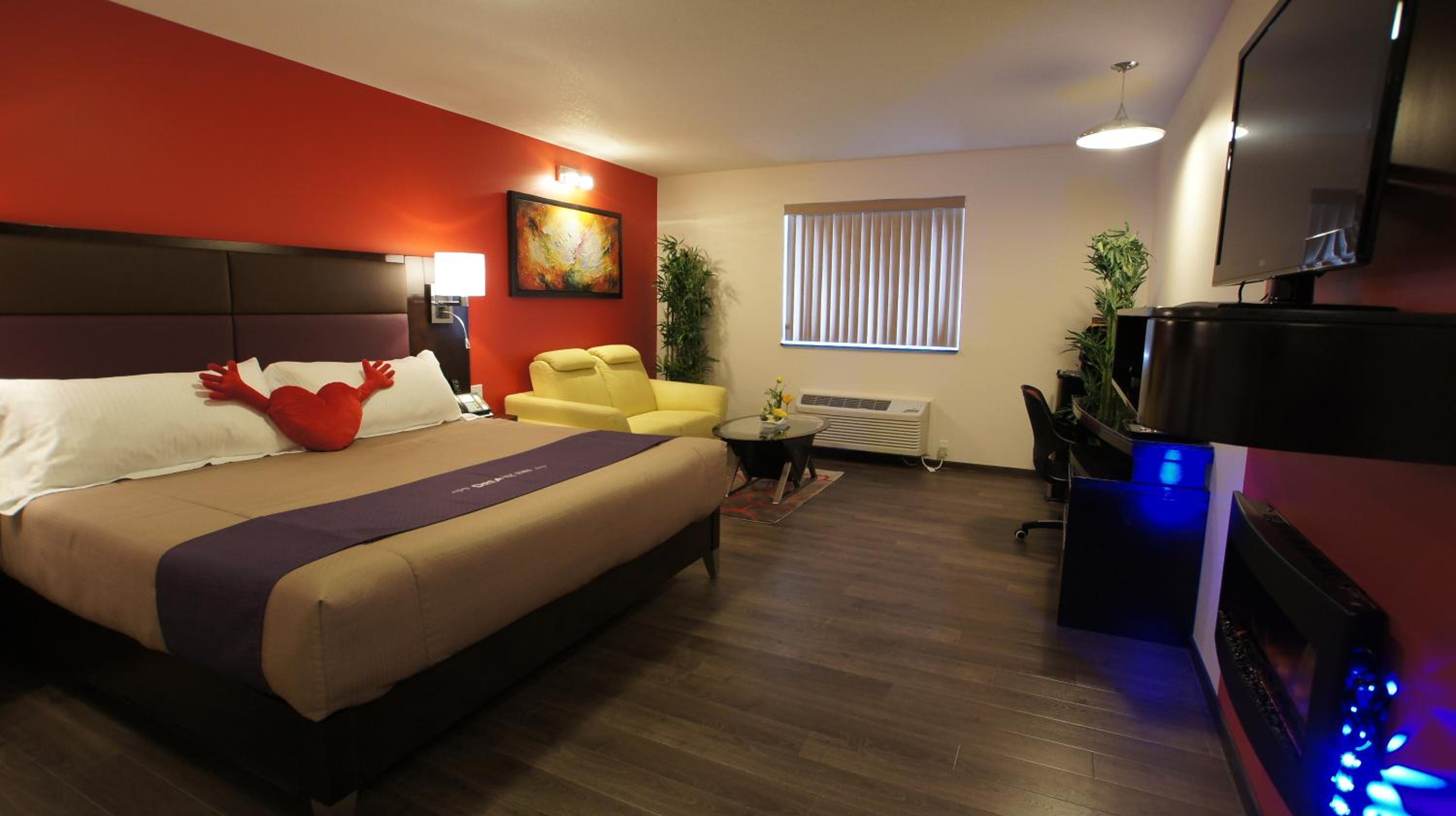 Deluxe Suite with Spa Bath photo 1