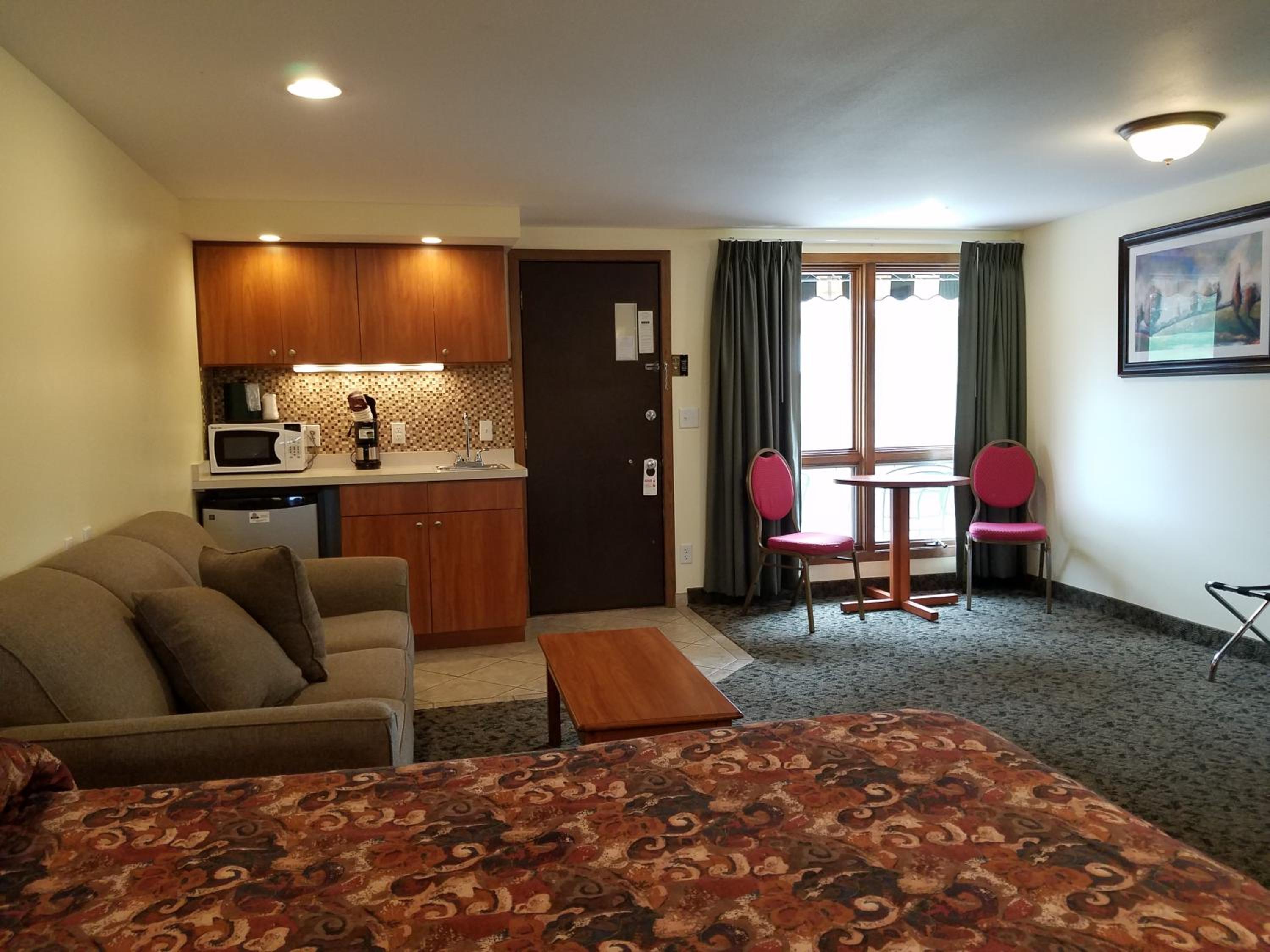 Deluxe Queen Room - Photo 1