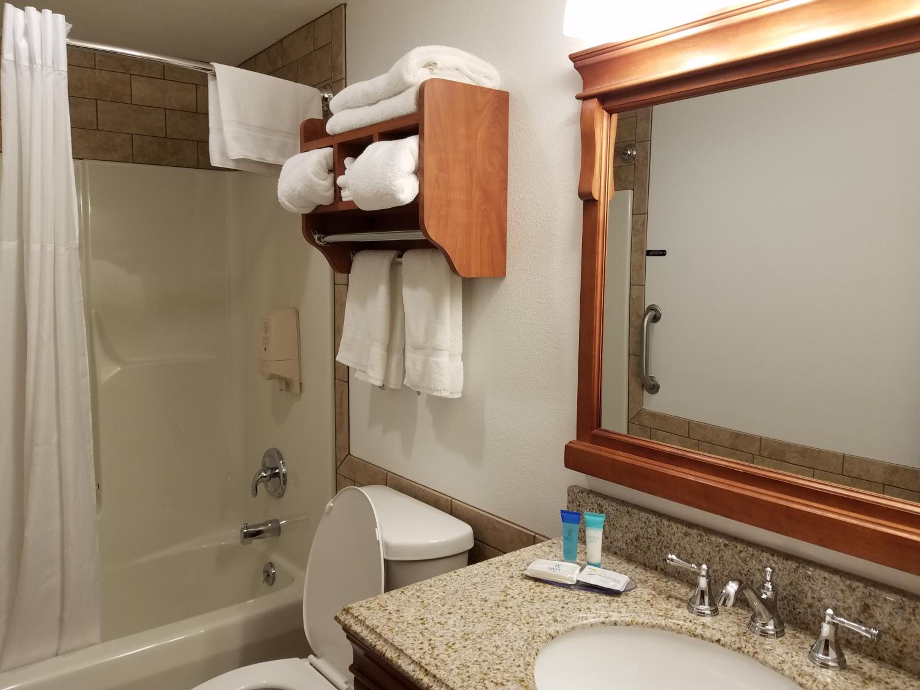 Deluxe Queen Room - Photo 4