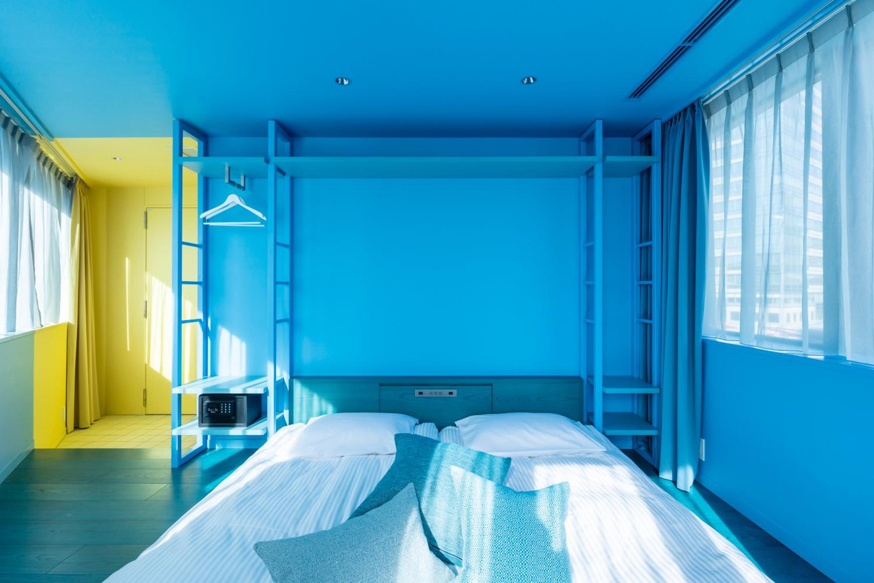 【light blue】Corner Room