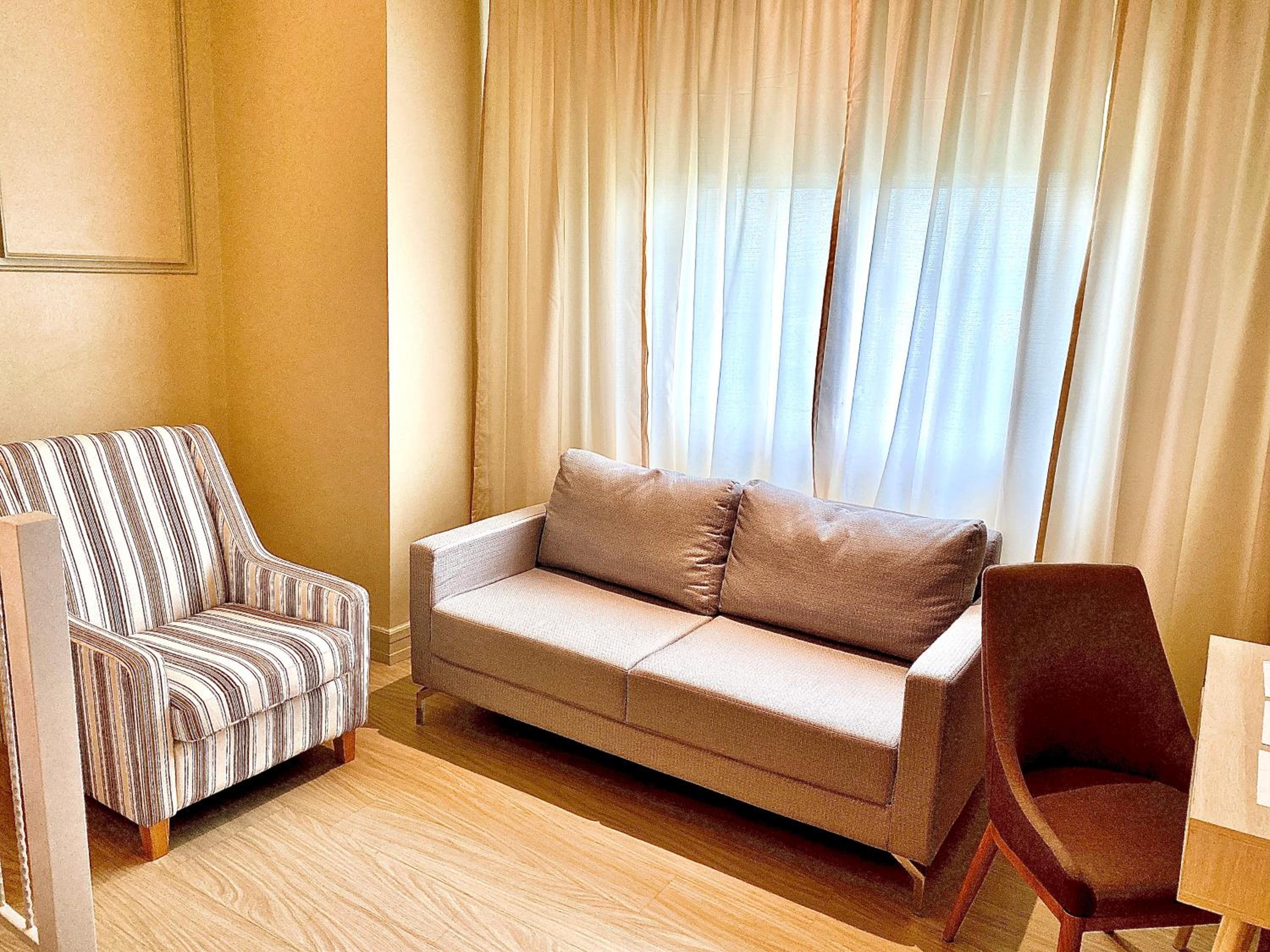 Large Double Room - Photo 2