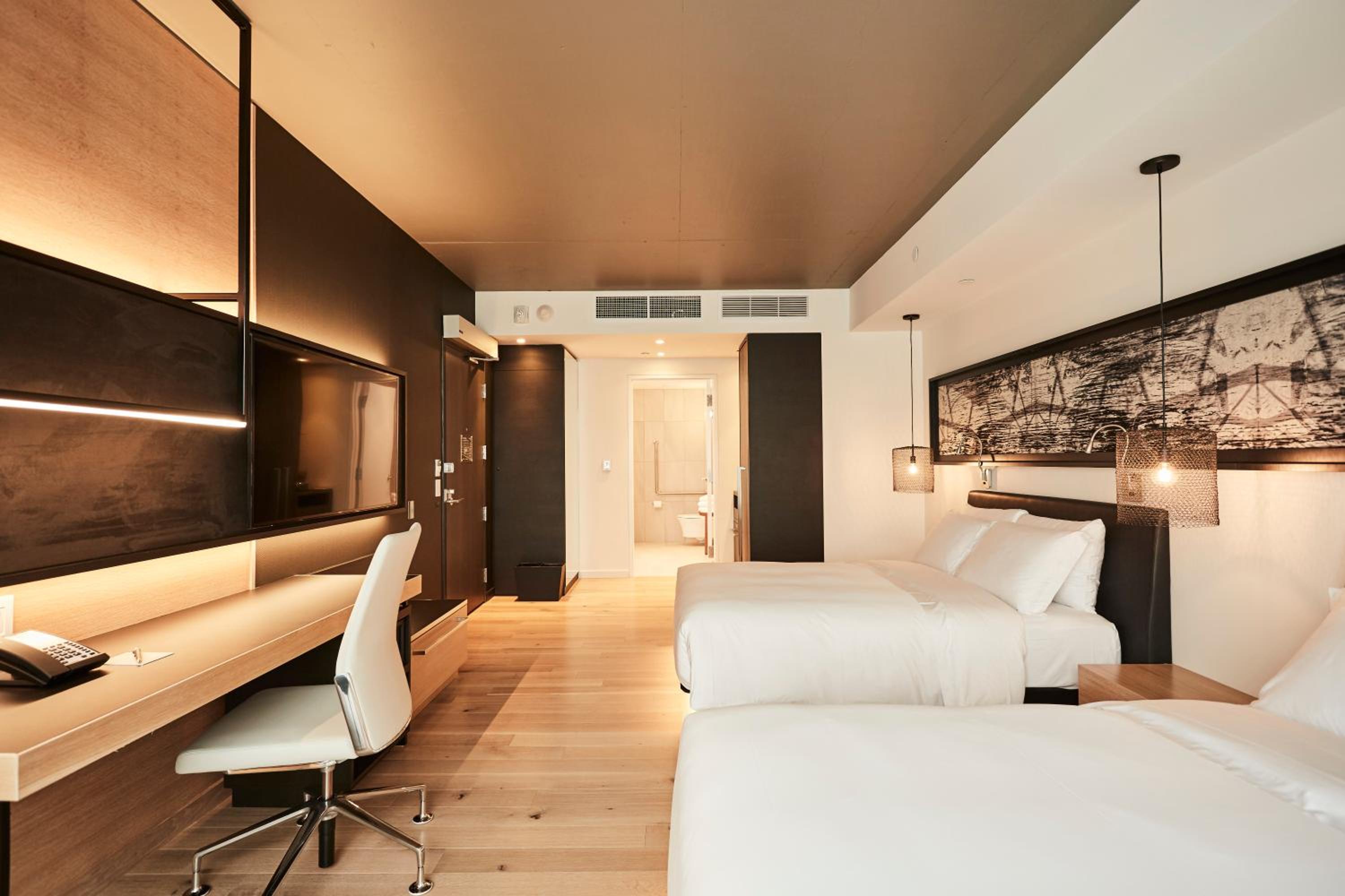 The Classic Room - 2 Queen Beds thumbnail 5