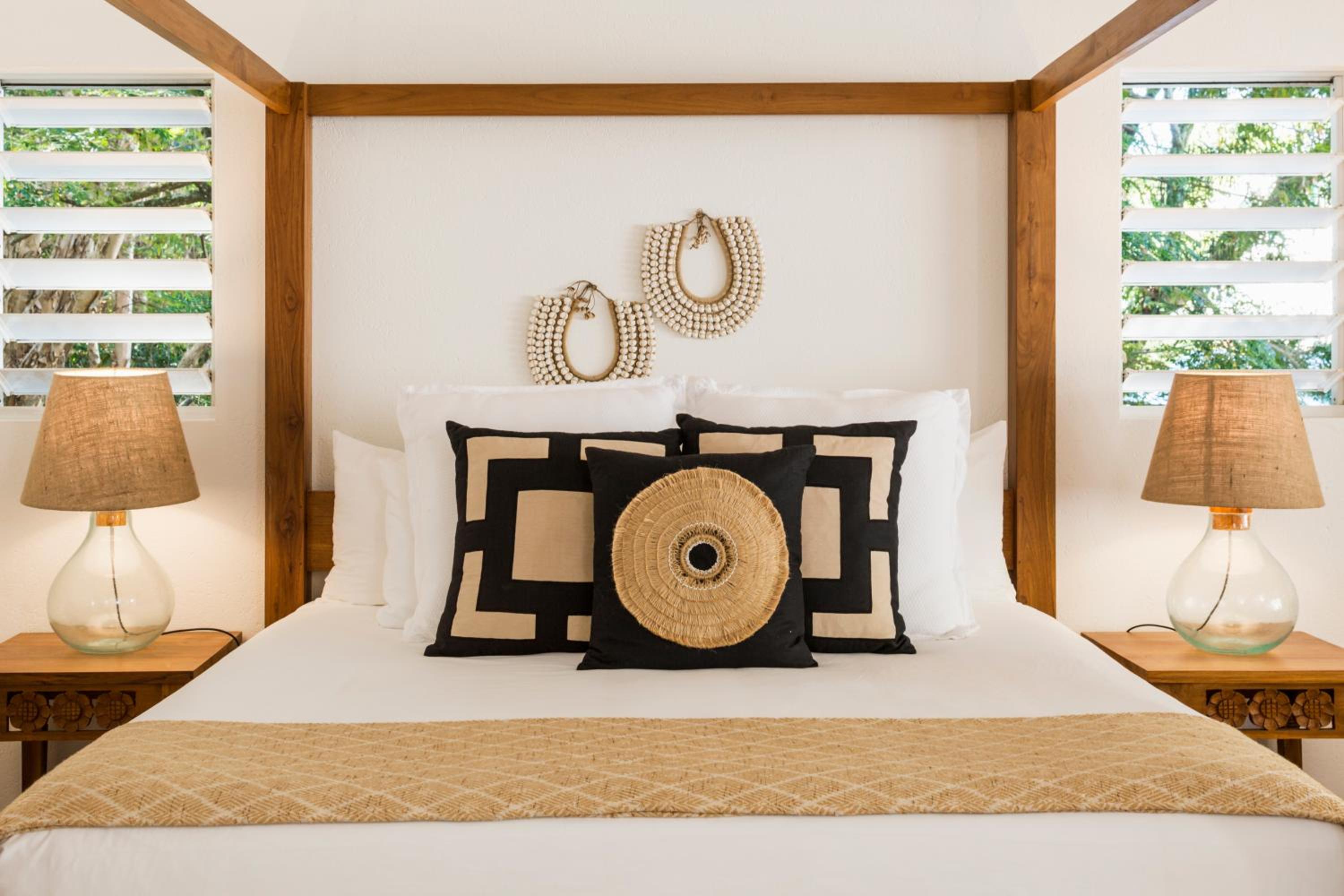 Veranda King Suite with Four-poster Bed and Large SPA Bath on Private Balcony - Photo 2