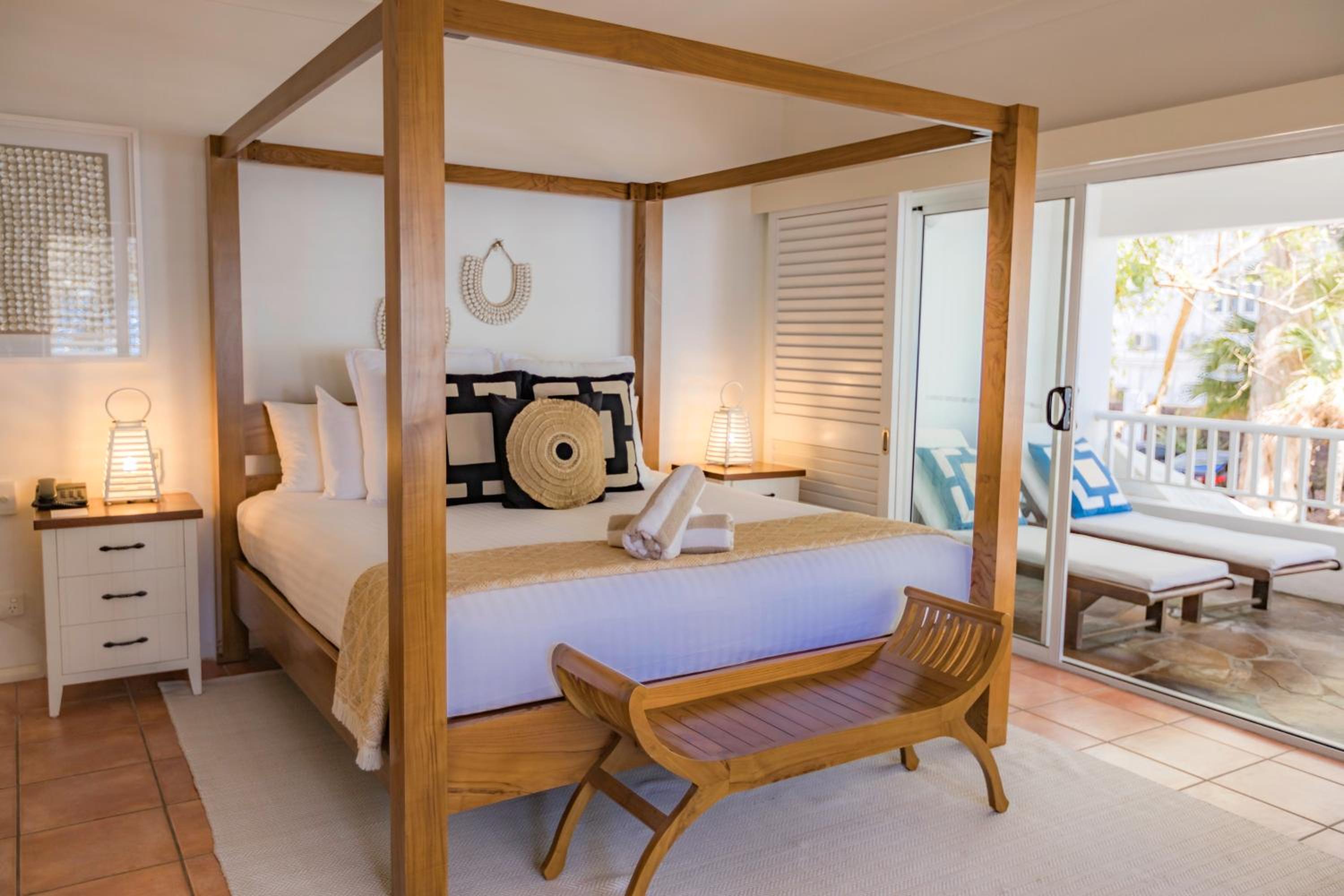 Spacious King Suite with Ocean View - Photo 4