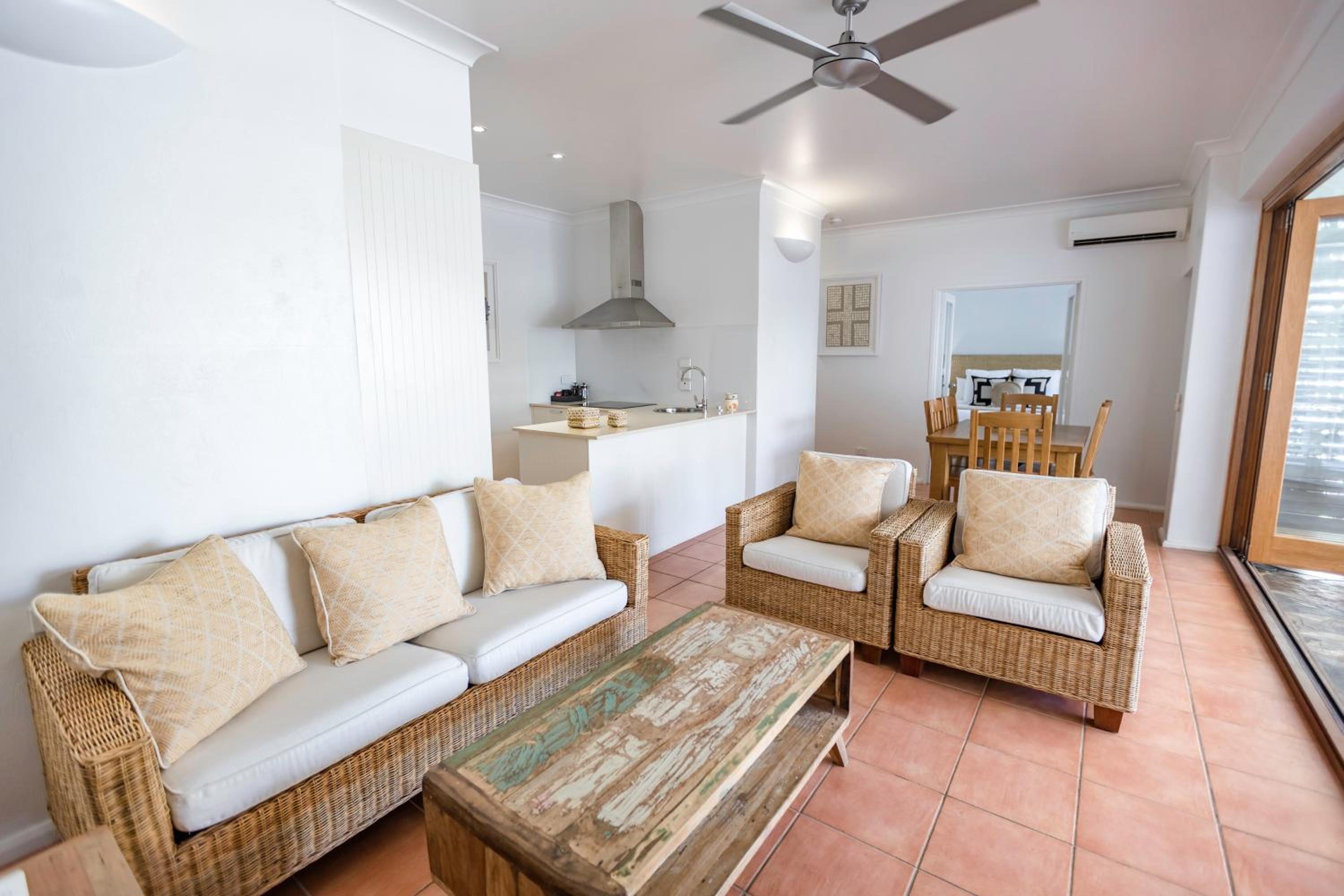 Four-Bedroom Casablanca Villa with Private Outdoor Pavilion and Pool, photo 6