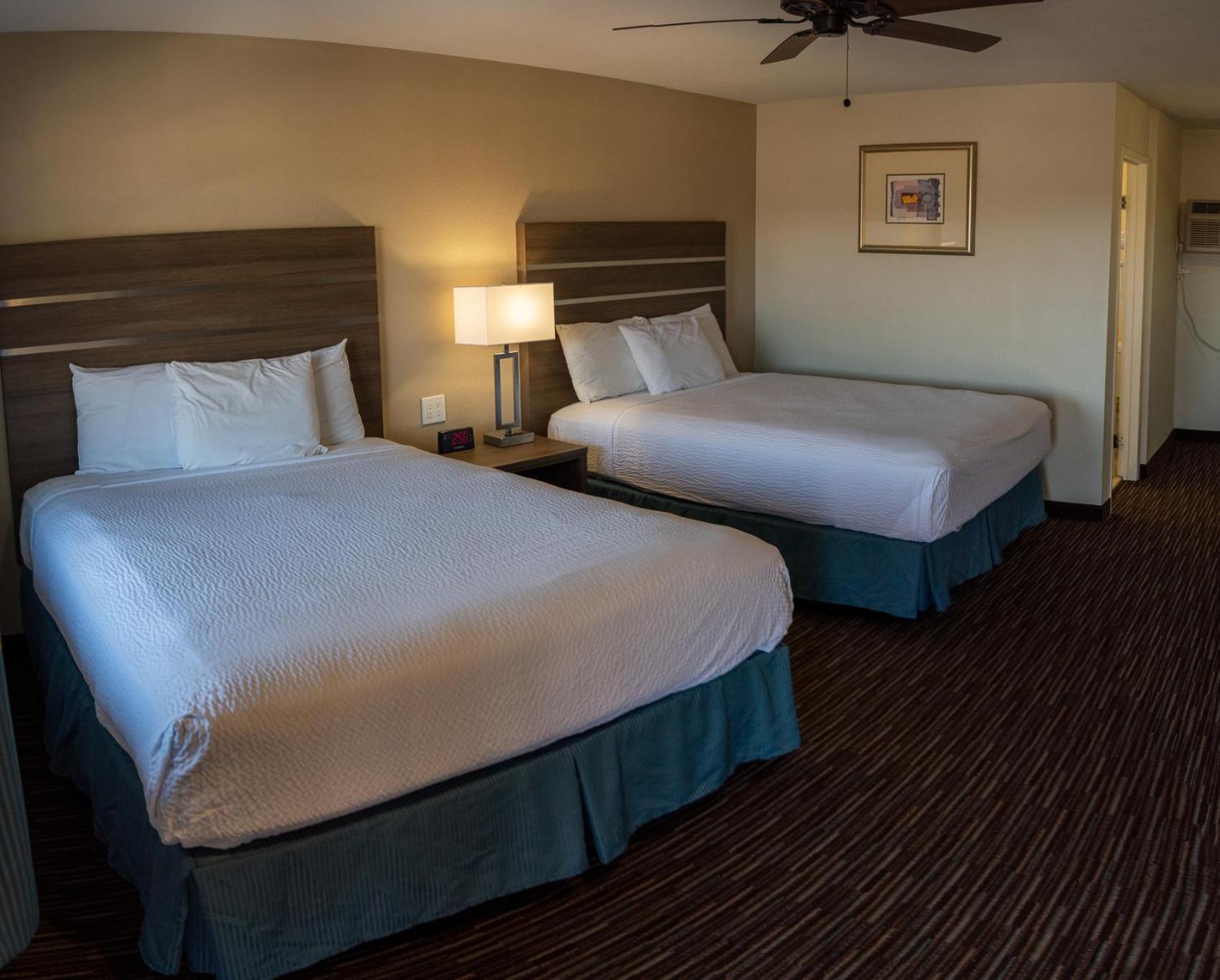 Queen Room with Two Queen Beds - Non-Smoking photo 1