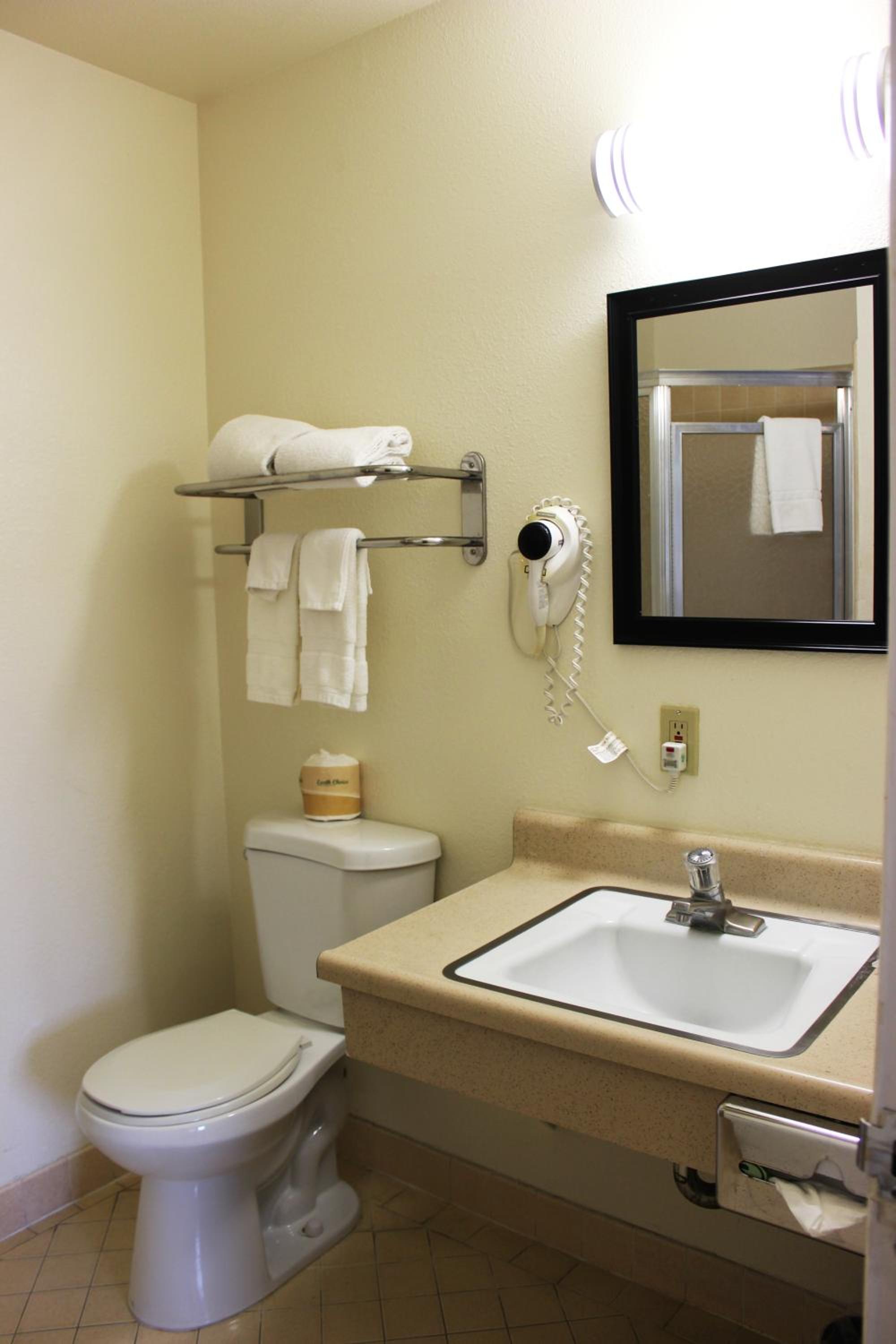 King Room - Non-Smoking photo 3