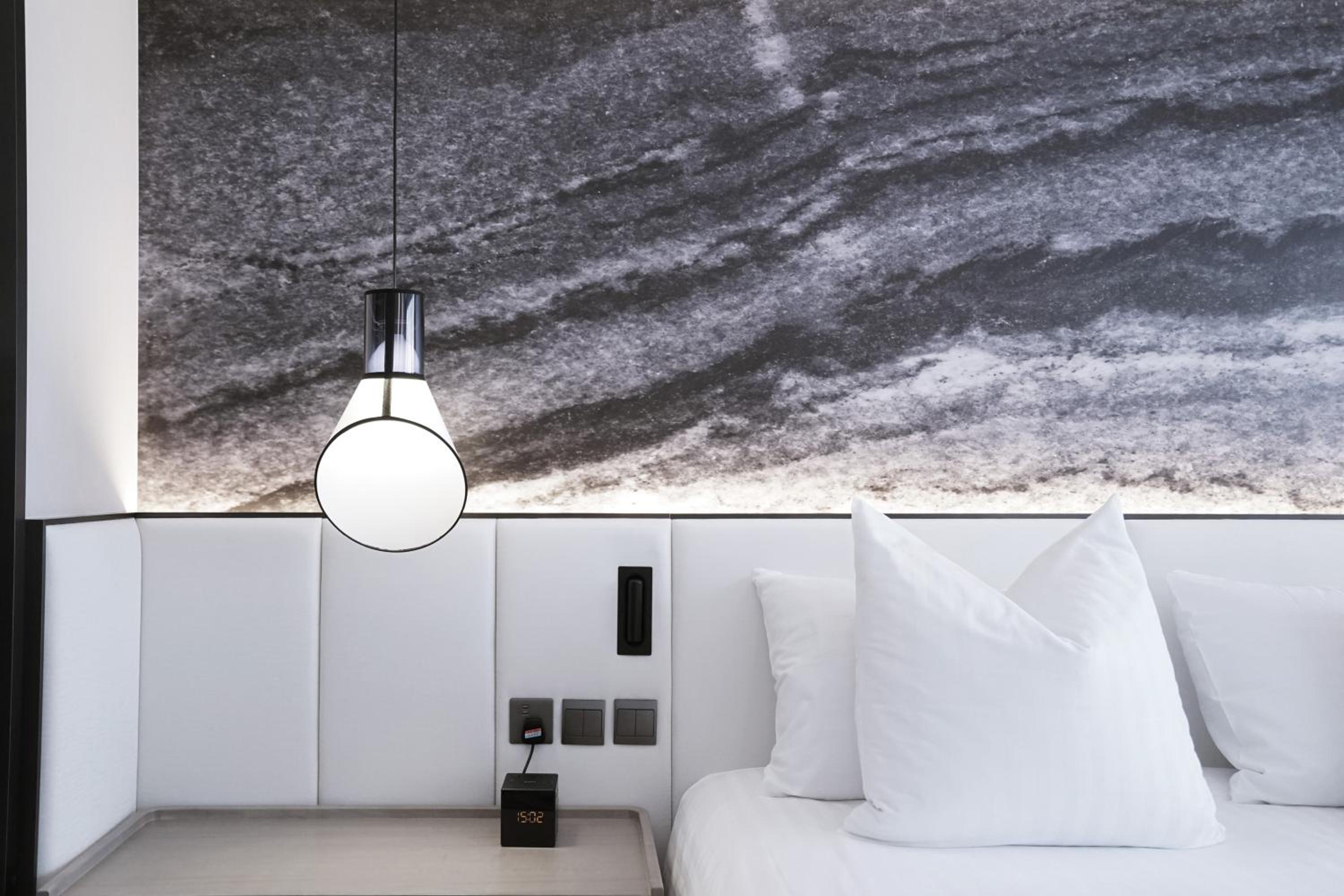 Premium Queen Room With City Or Park View - Top Floor