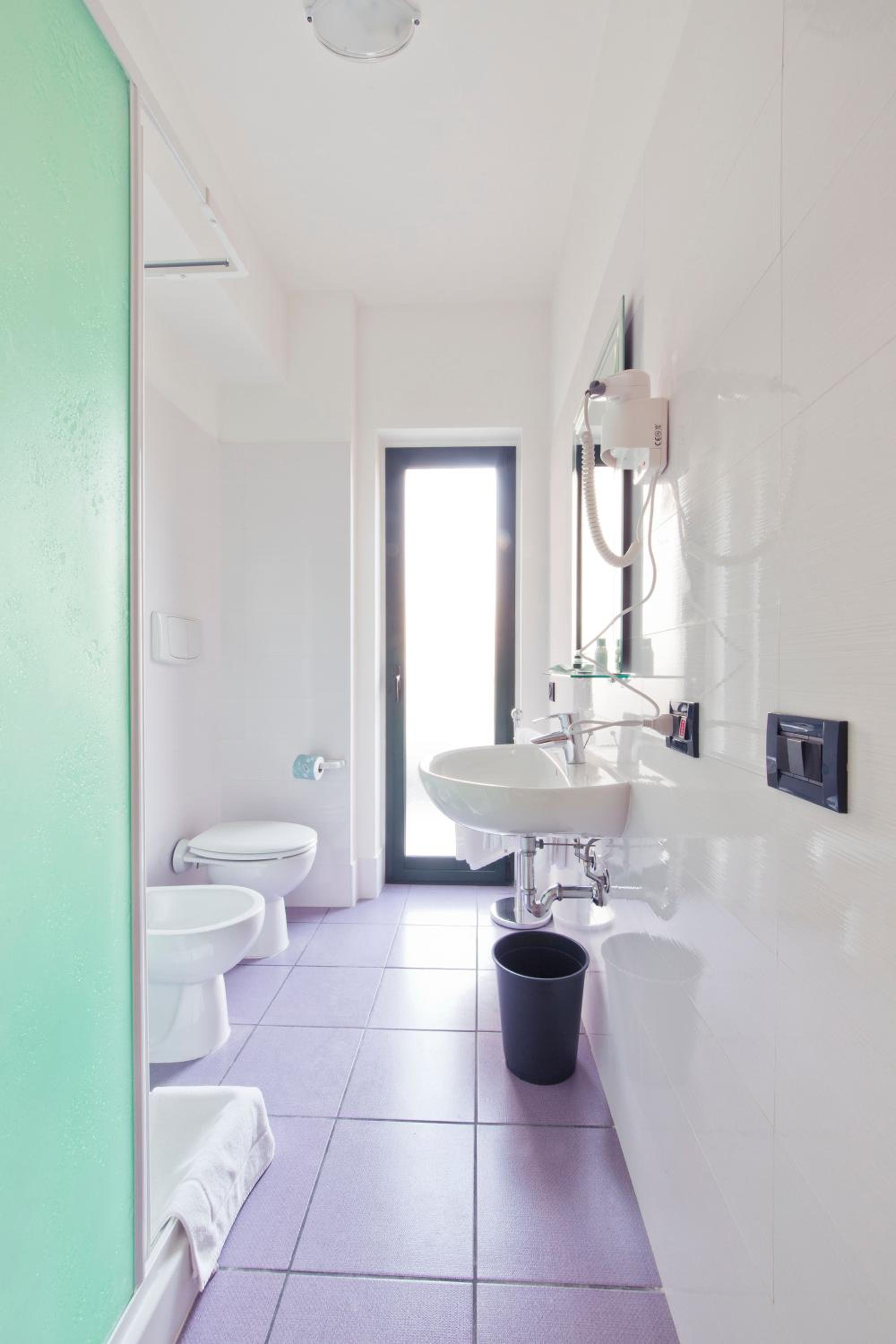One-Bedroom Apartment - Photo 4
