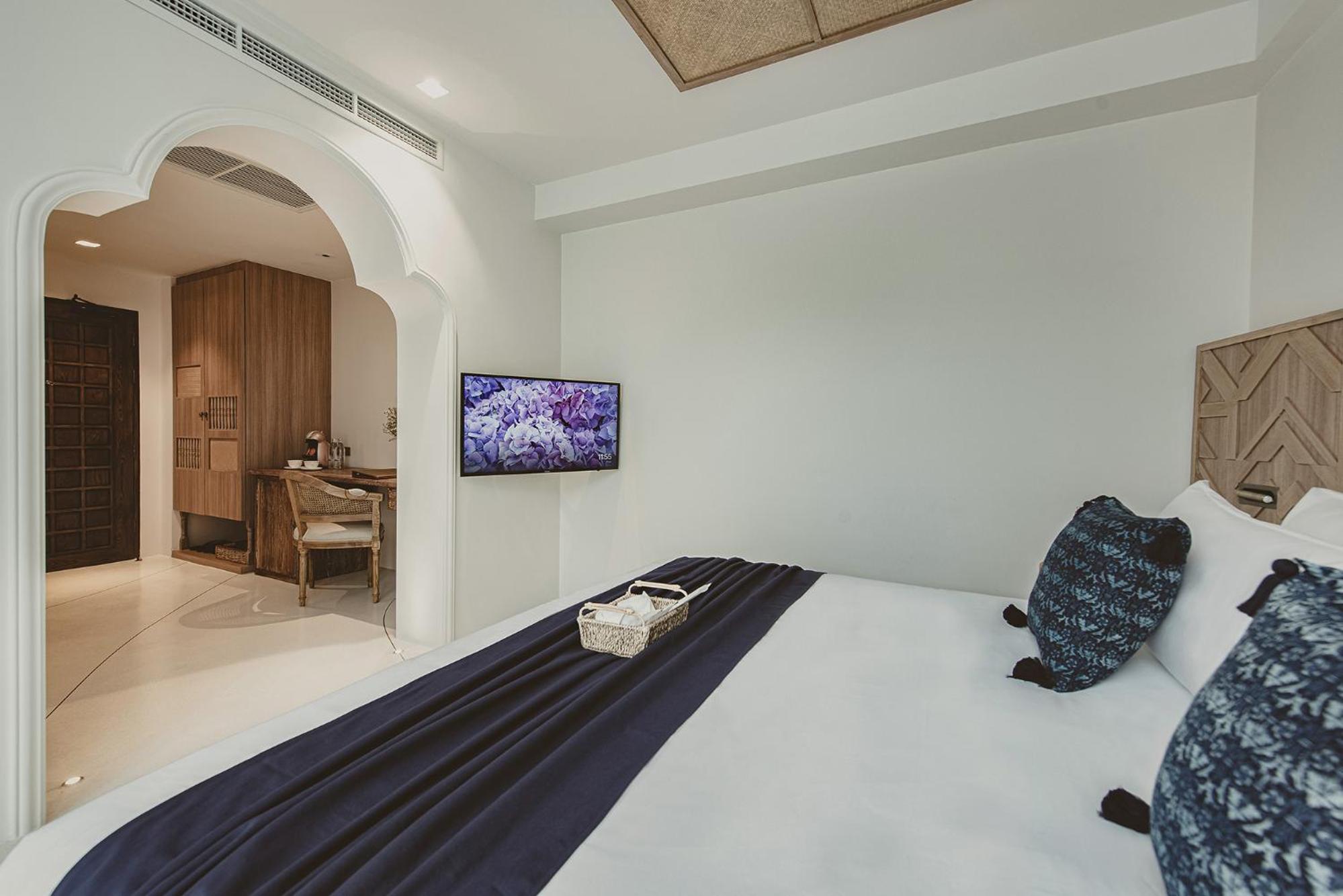 Grand Deluxe with Garden View  - Photo 9