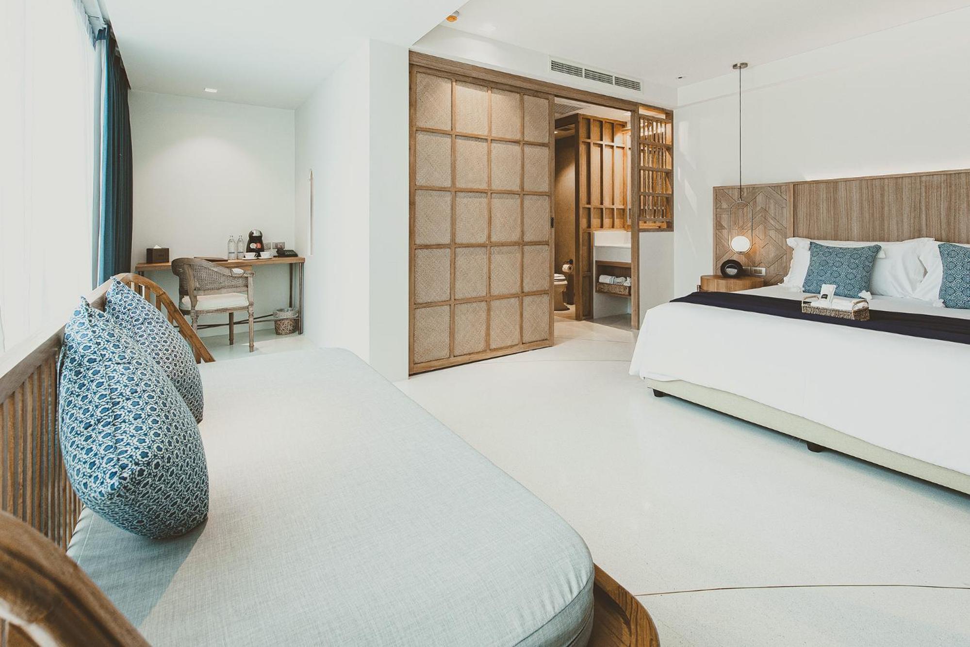 Lanna Suite with Pool View - Photo 4