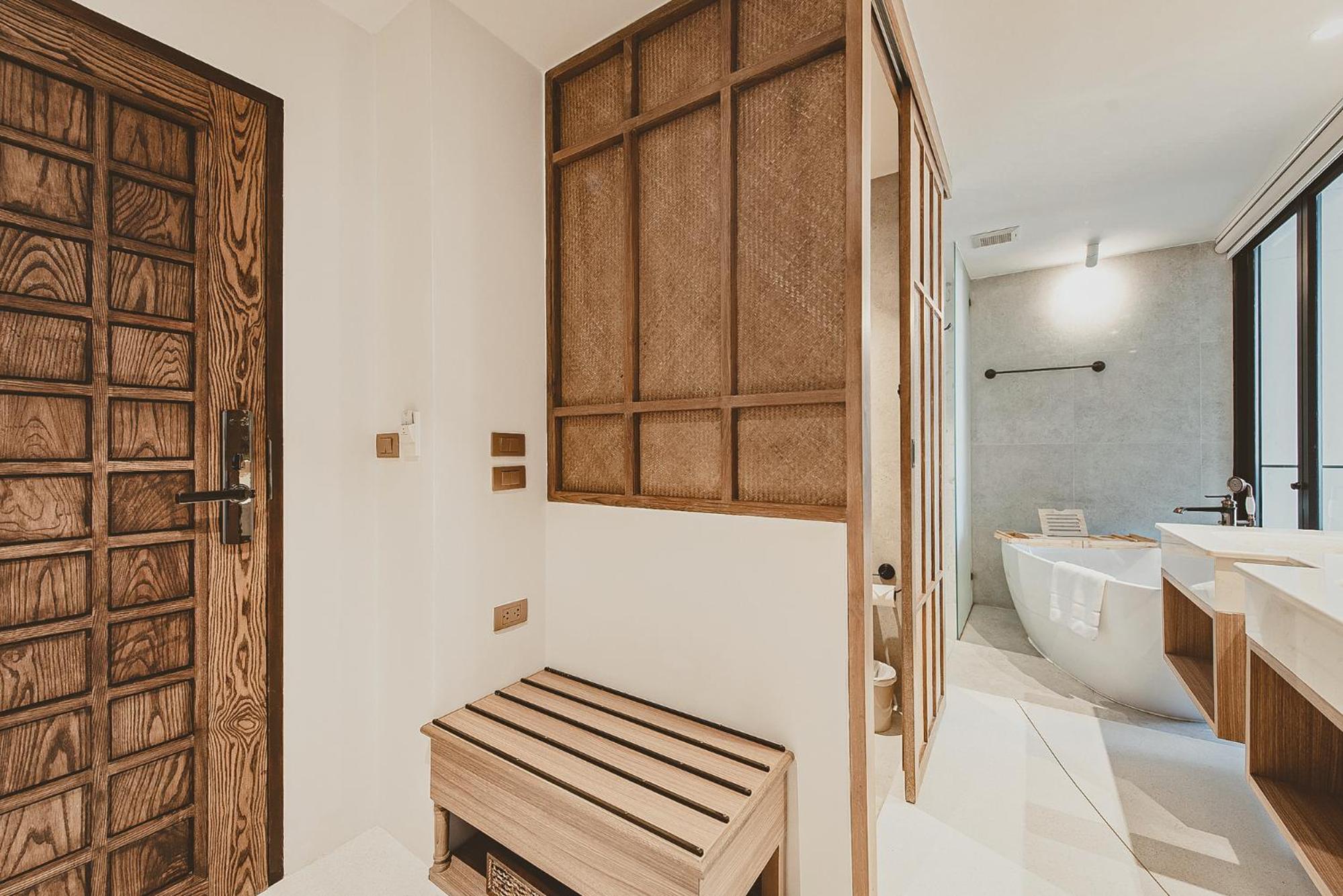 Lanna Grand Deluxe with Bathtub  - Photo 6