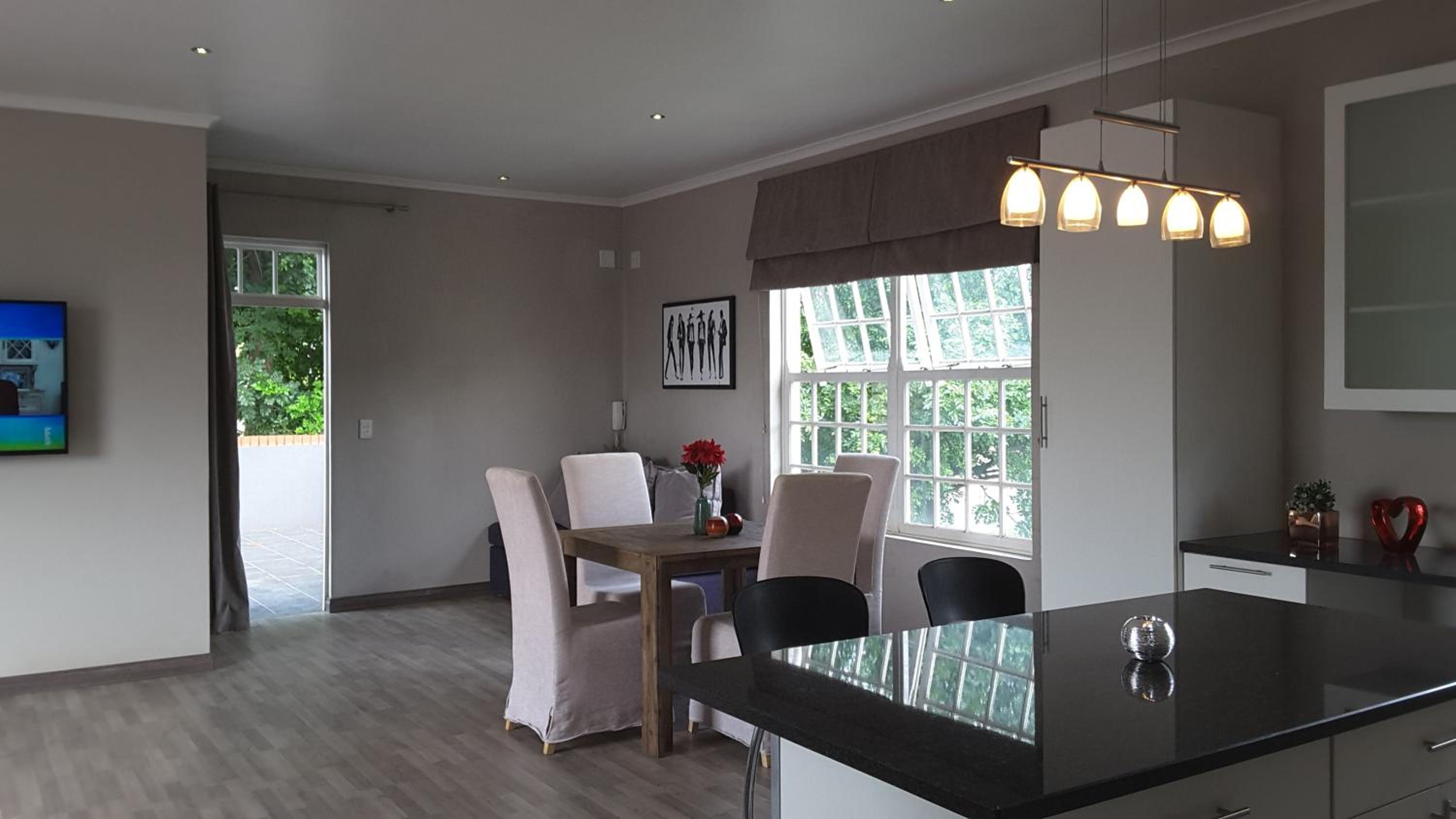 Deluxe Apartment - Photo 2