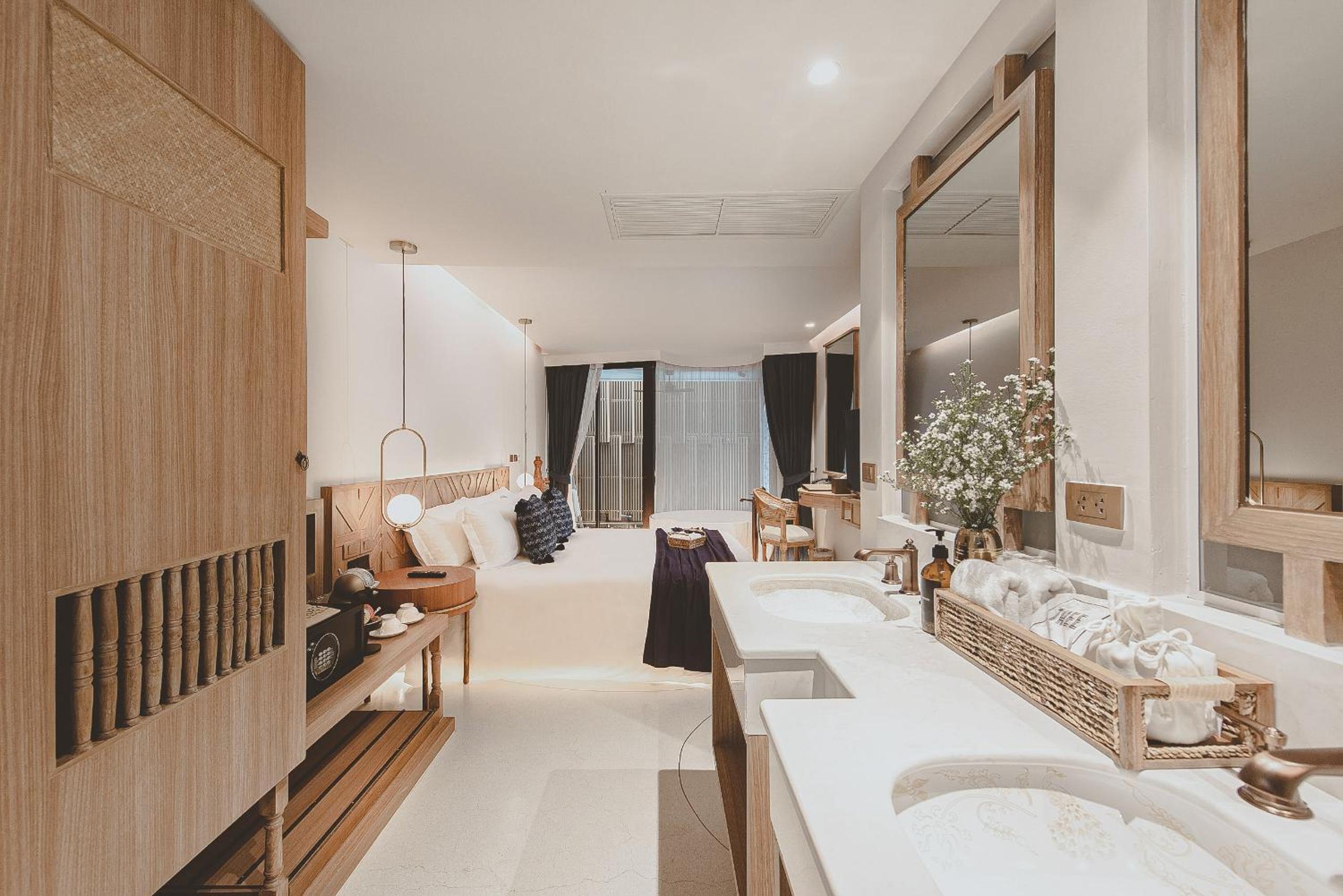 Plunge Pool Suite - Photo 10