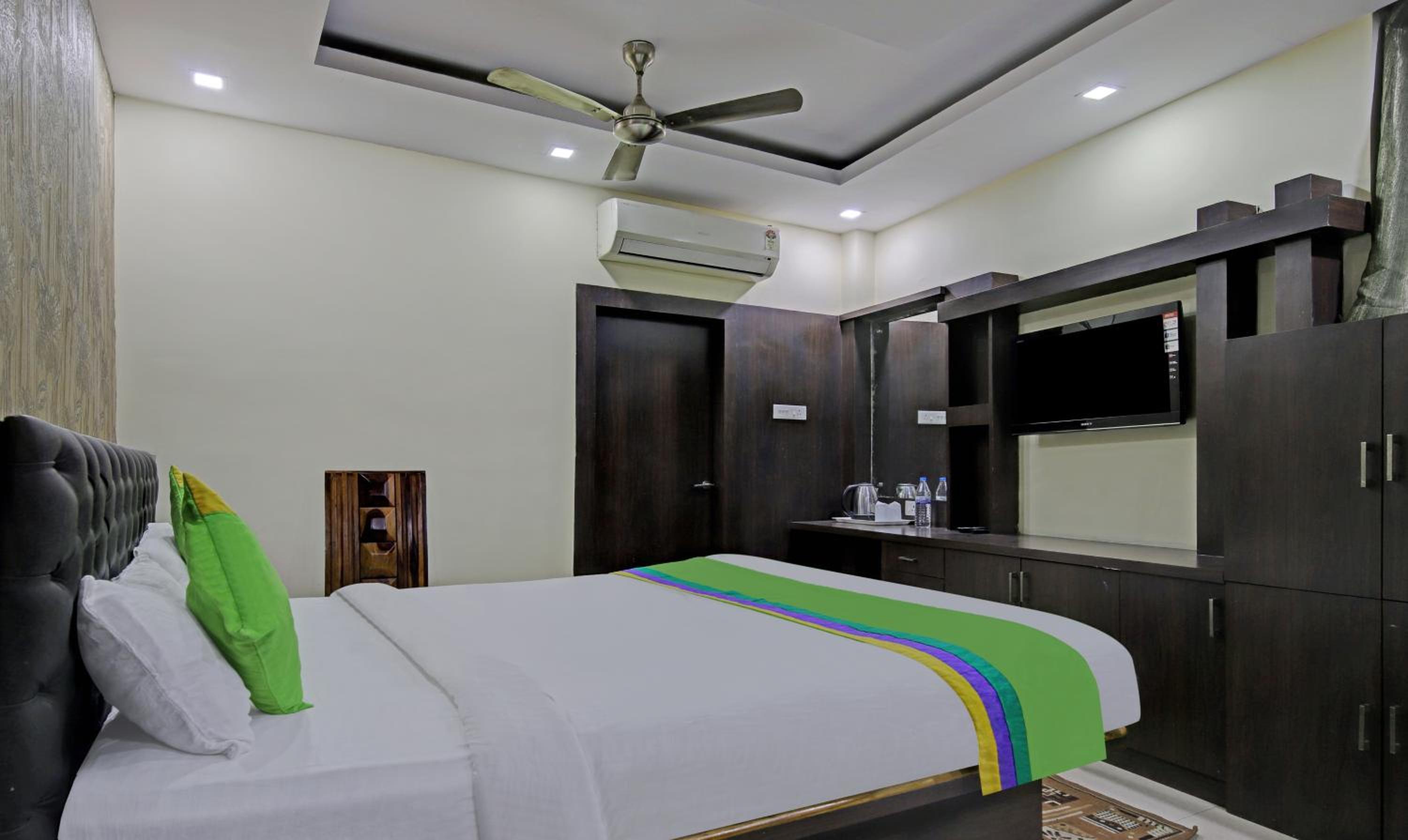 Standard Double Room - Photo 1