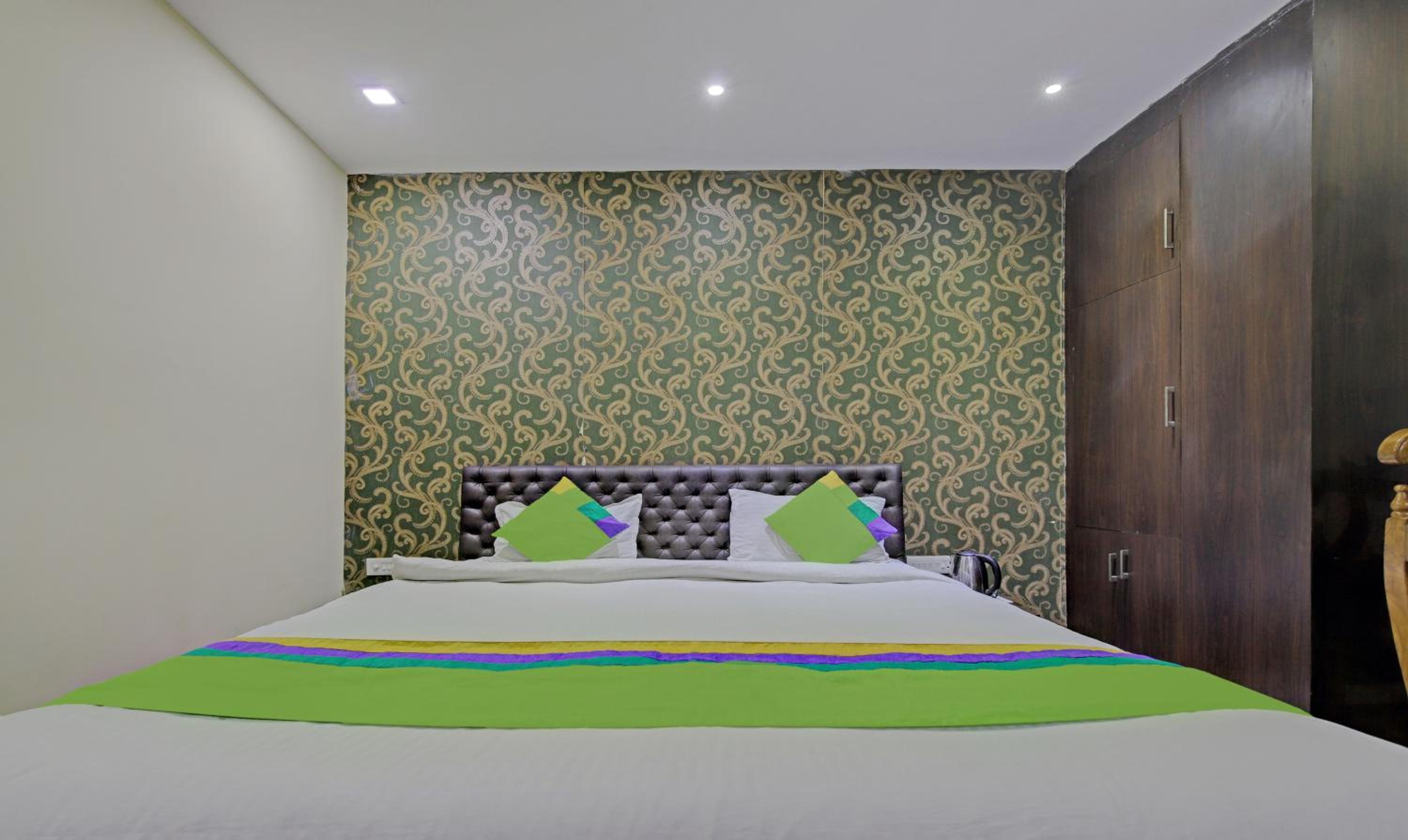 Standard Double Room - Photo 7