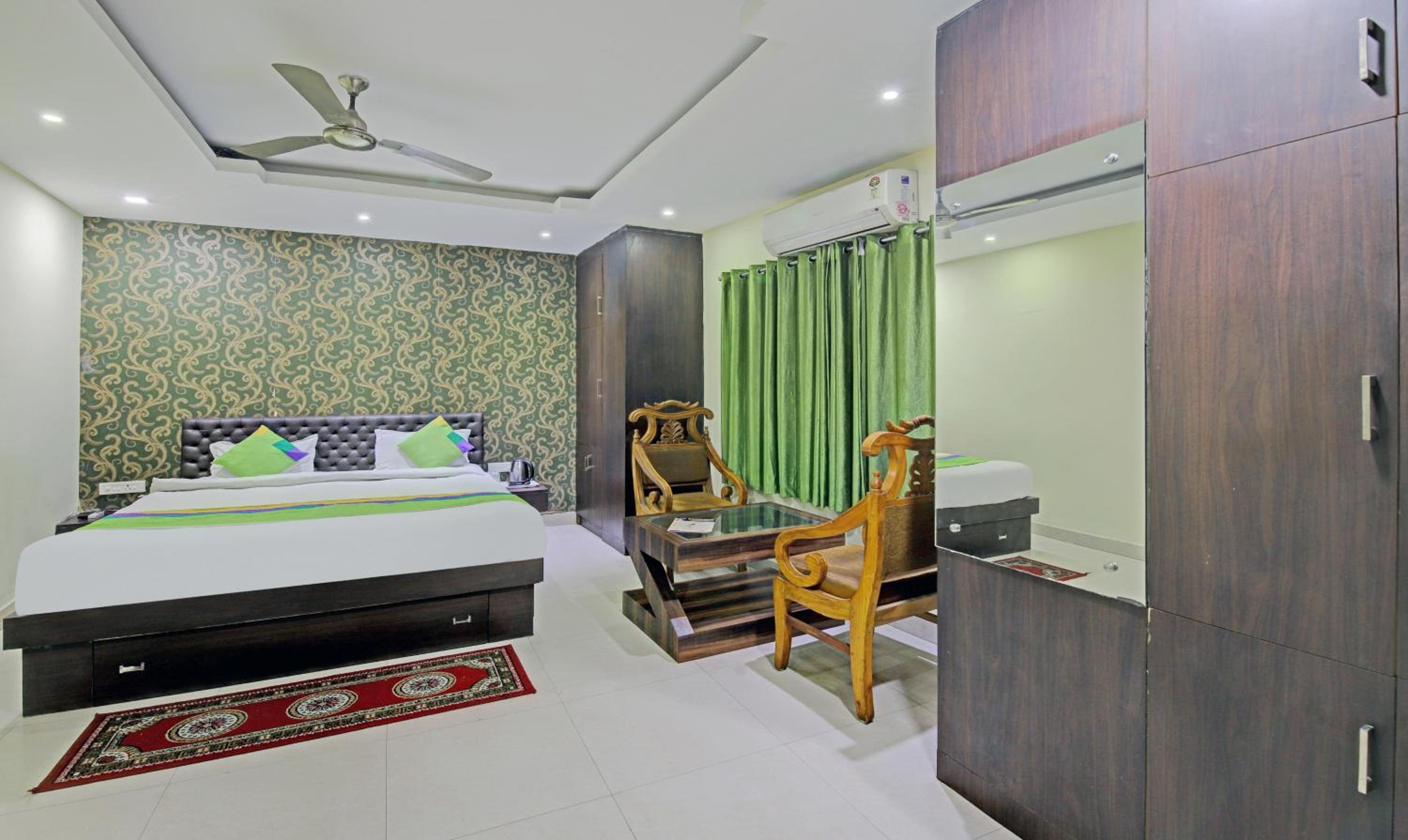 Standard Double Room - Photo 9