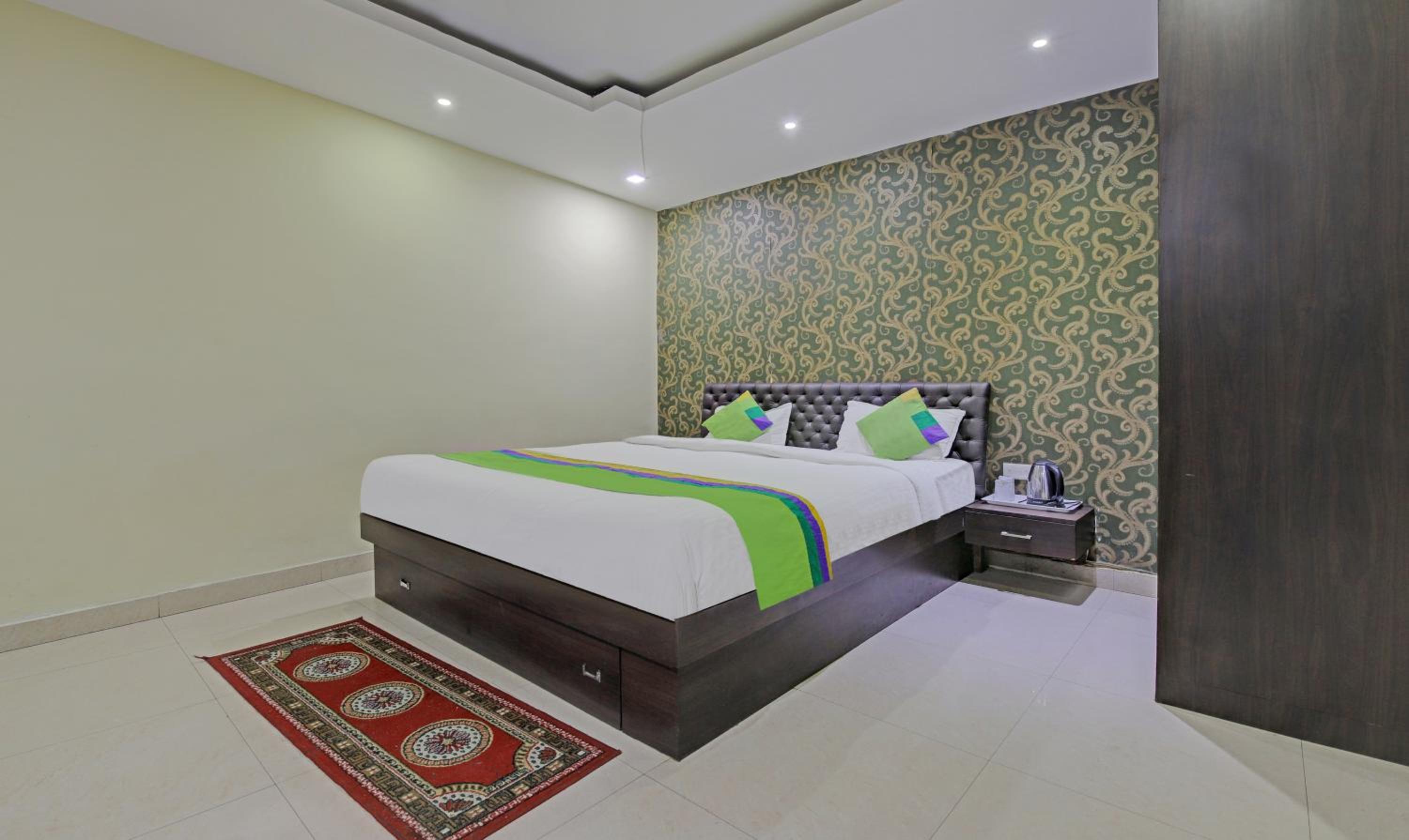 Standard Double Room - Photo 12