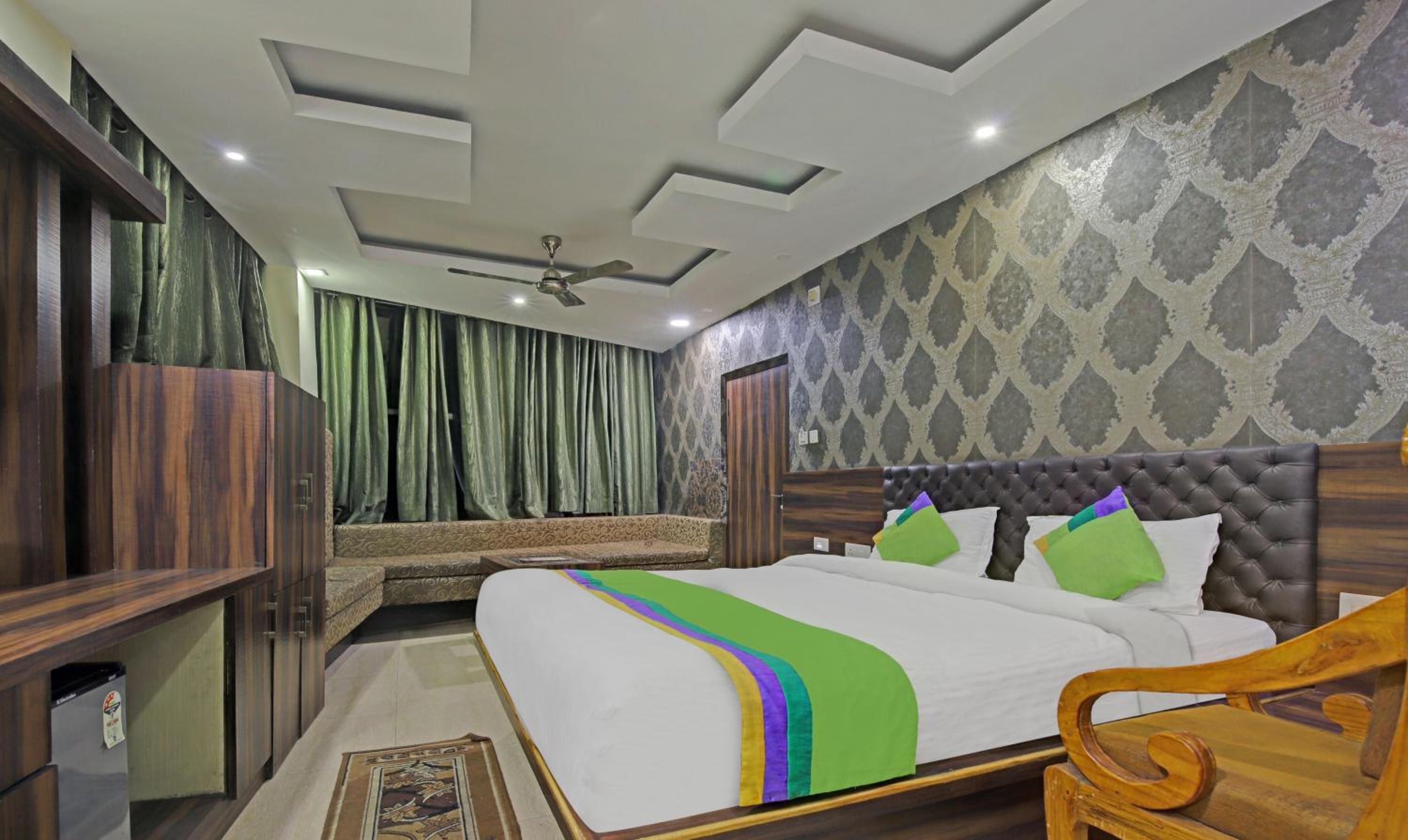 Deluxe Double Room - Photo 16