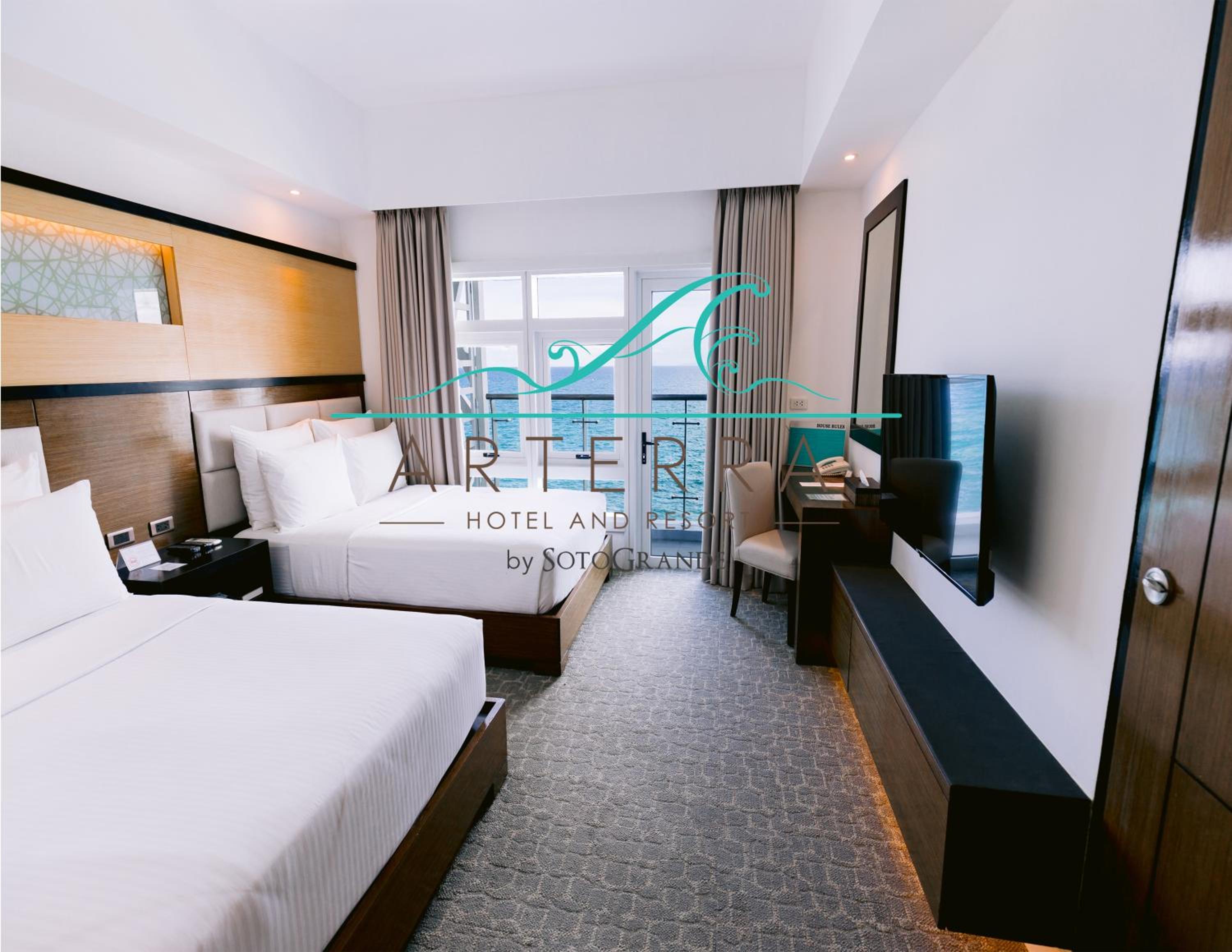 Deluxe Double Room with Balcony and Sea View - Photo 1