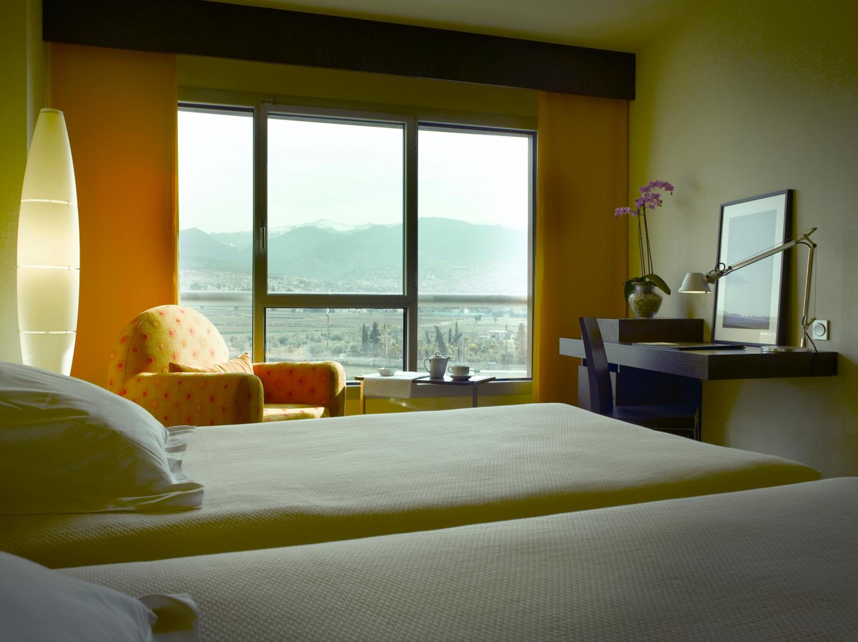 Habitación Doble con Cama Extra (2 adultos + 1 niño)