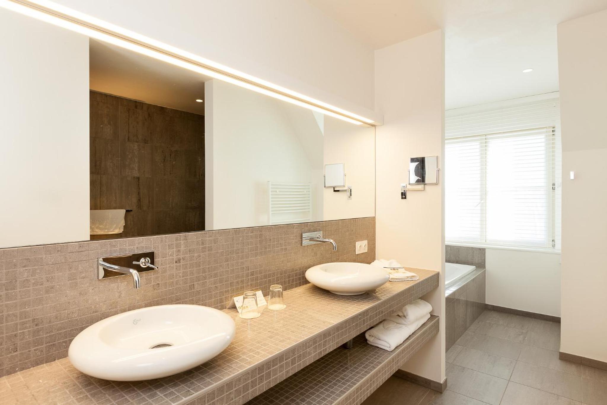 Junior King Suite - Photo 4