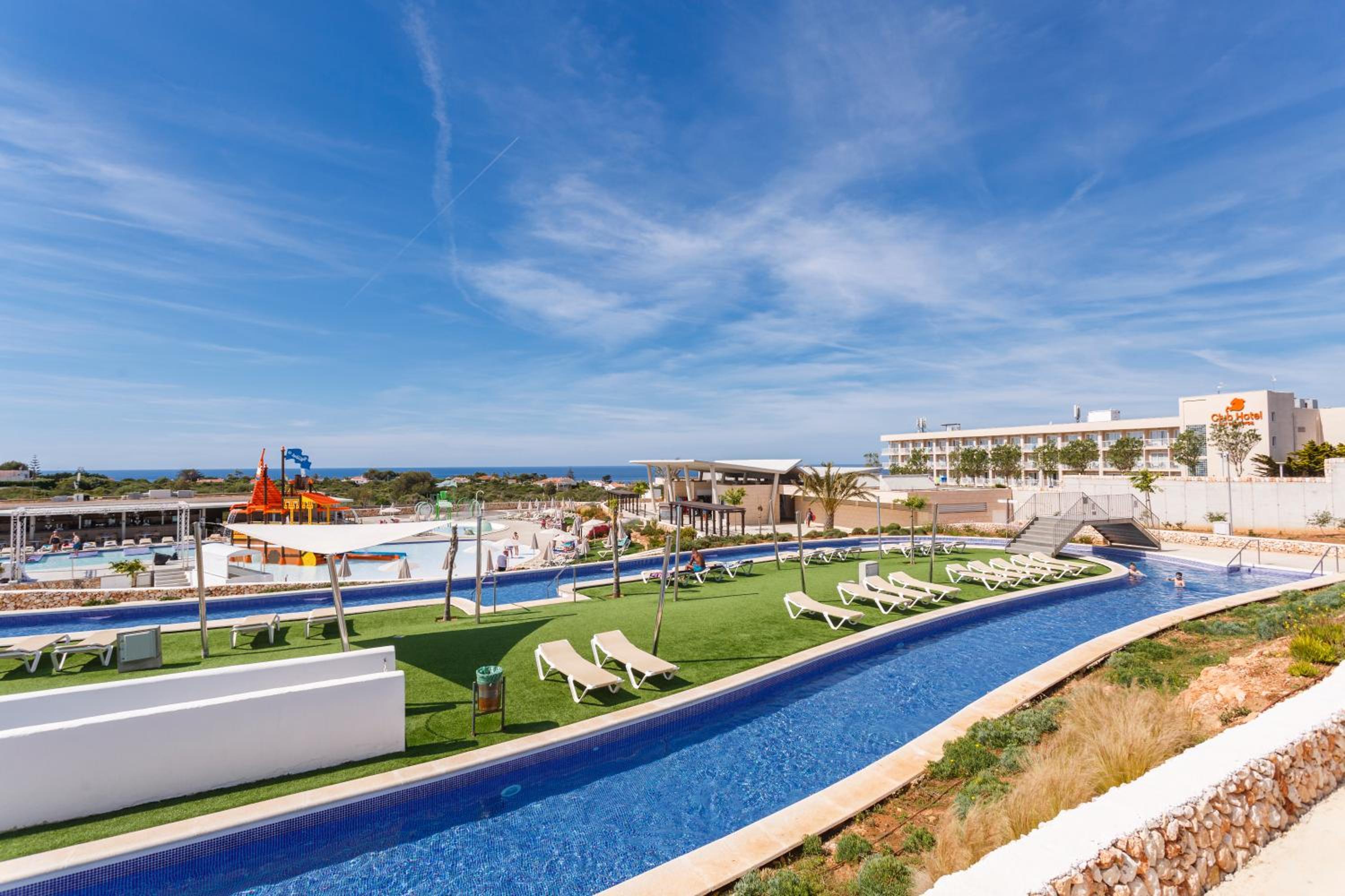 Habitación Doble con Vista al Mar - Acceso al Parque Acuático incluido (2 Adultos + 2 Niños)