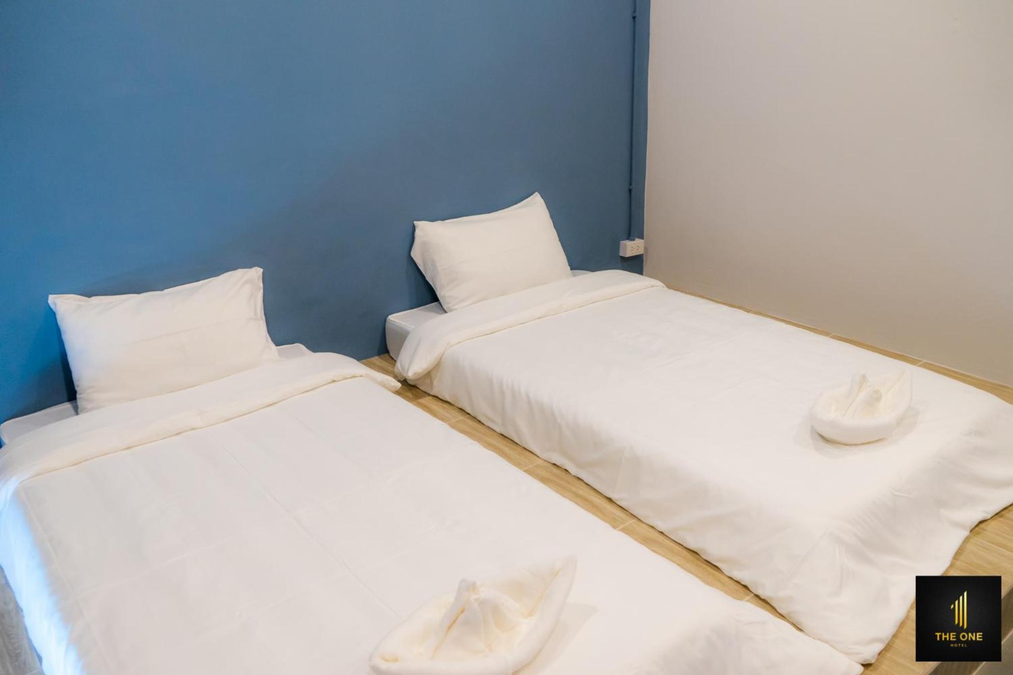Twin Room - Photo 2