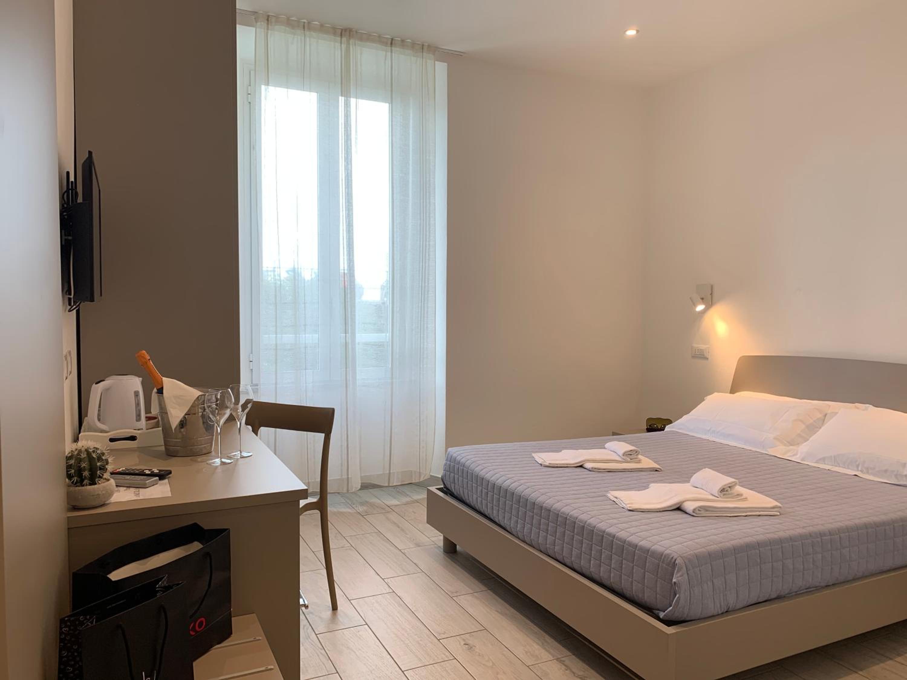 Standard Double Room - Photo 1