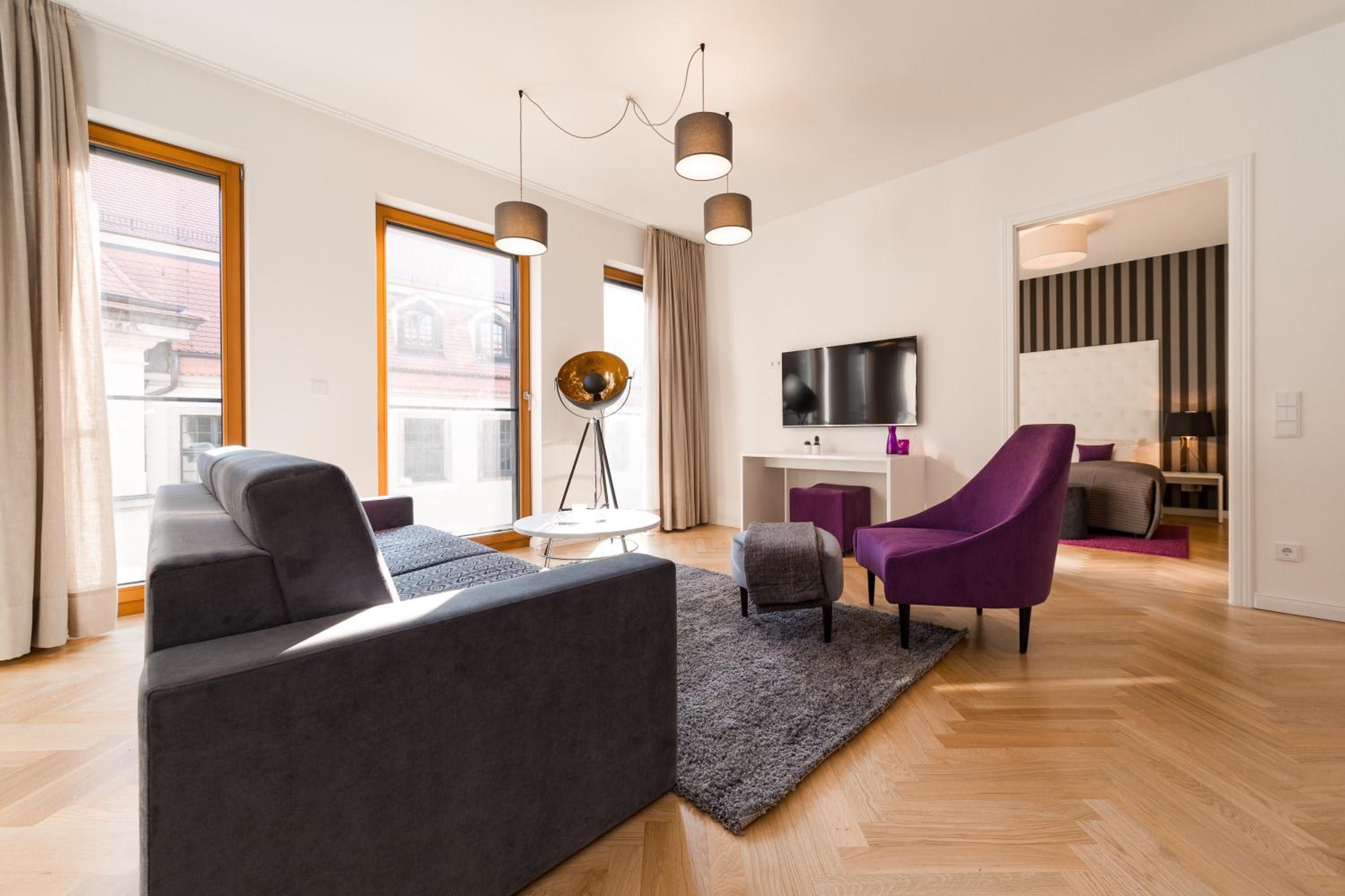One-Bedroom Apartment - Photo 1