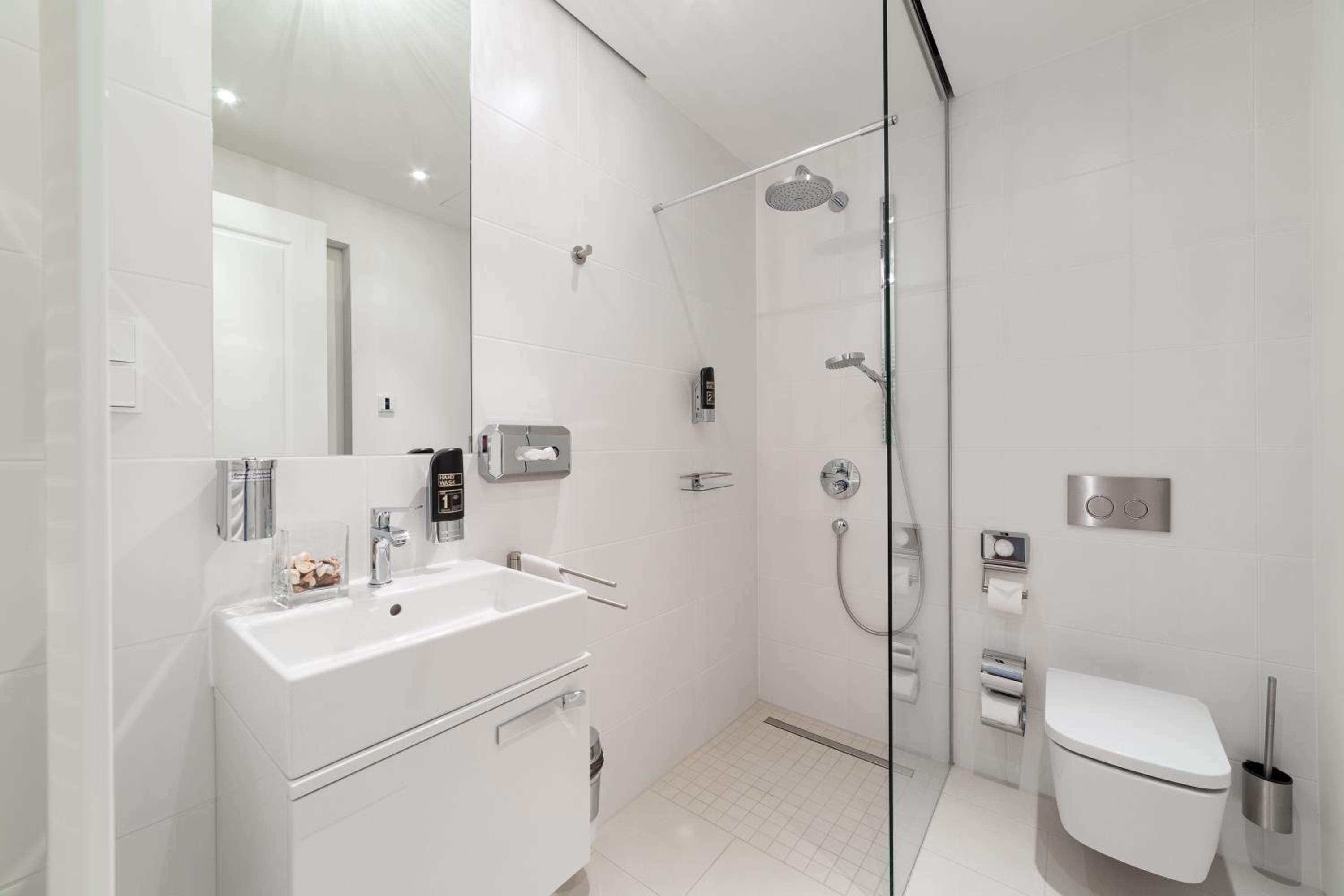 One-Bedroom Apartment - Photo 6