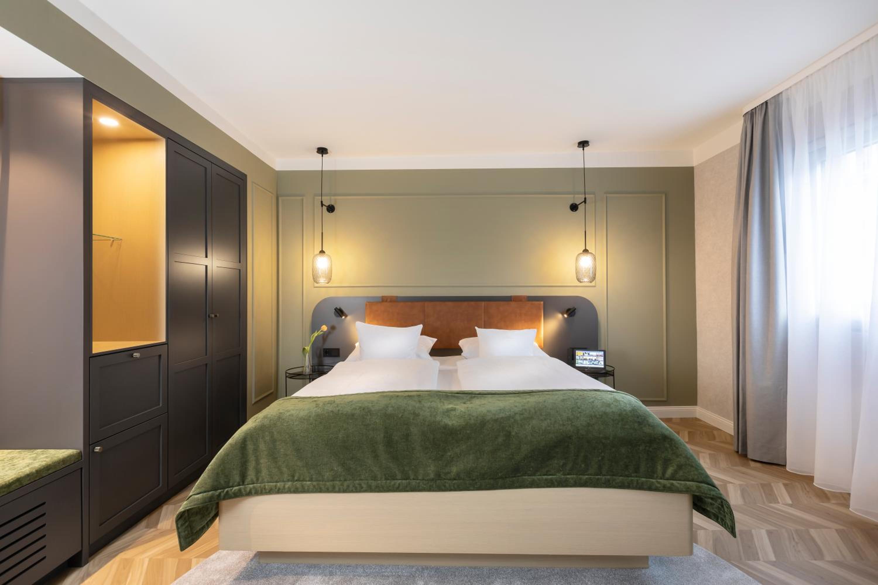 Double Room - Photo 7