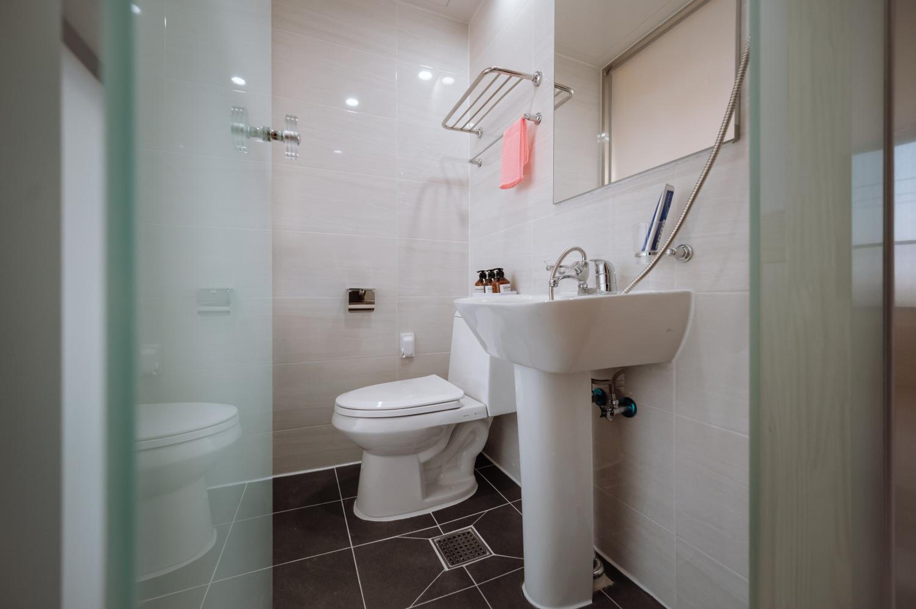 Deluxe Triple Room - Photo 10