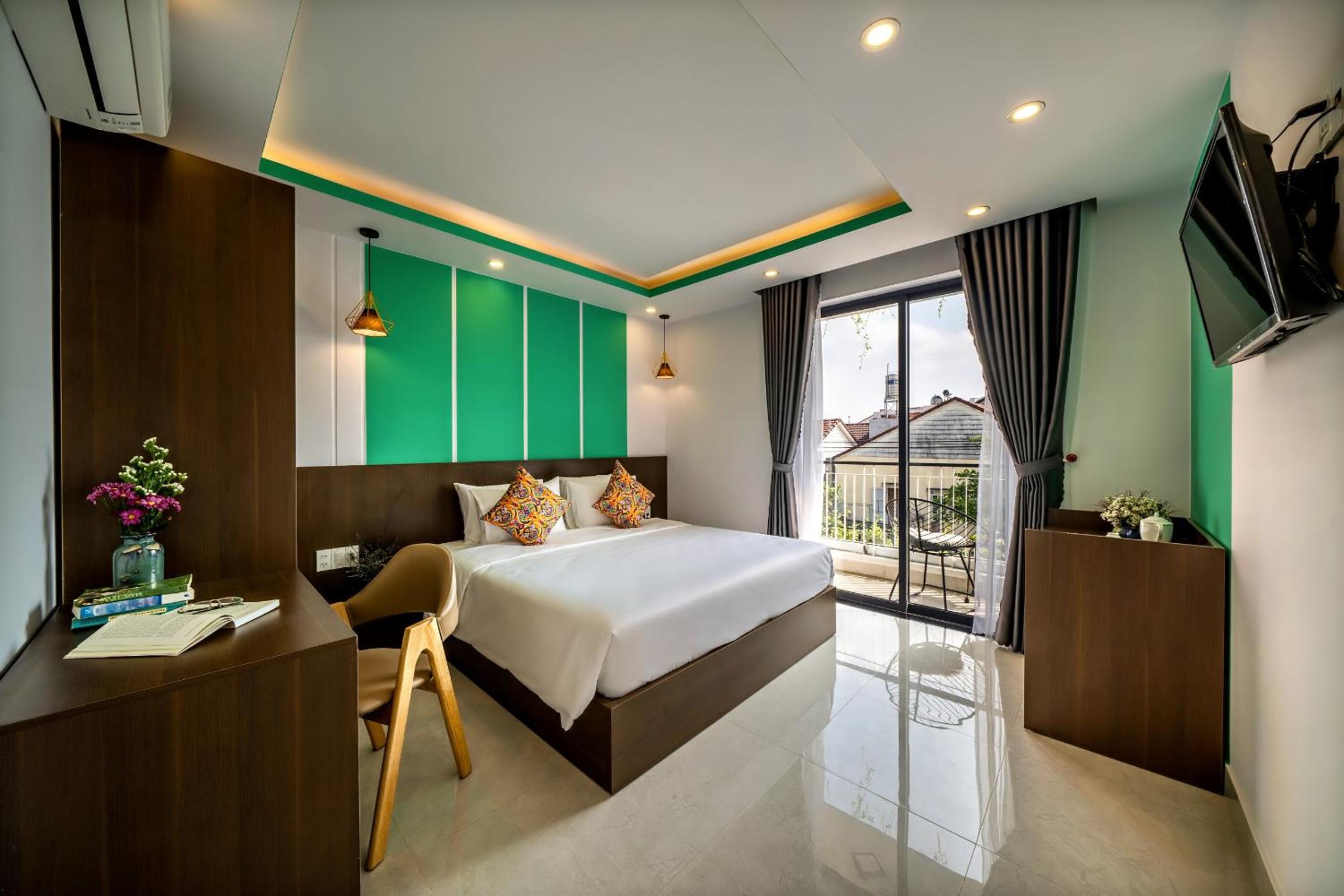 Double Room with Balcony - Photo 1