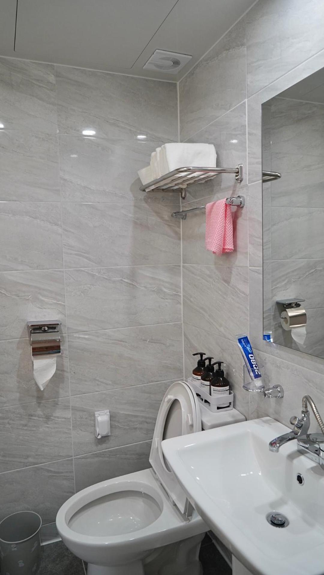Deluxe Double Room with Shower - Photo 3