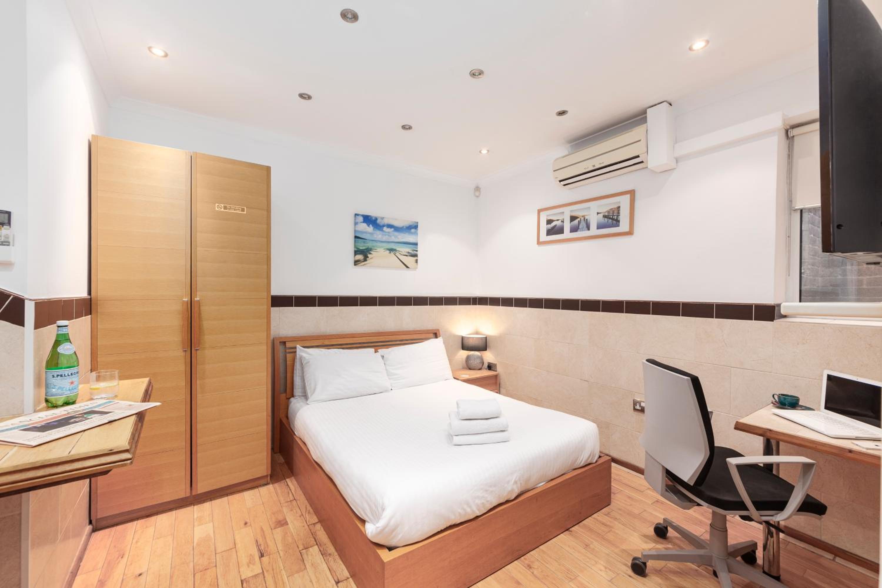 Deluxe Apartments photo 1