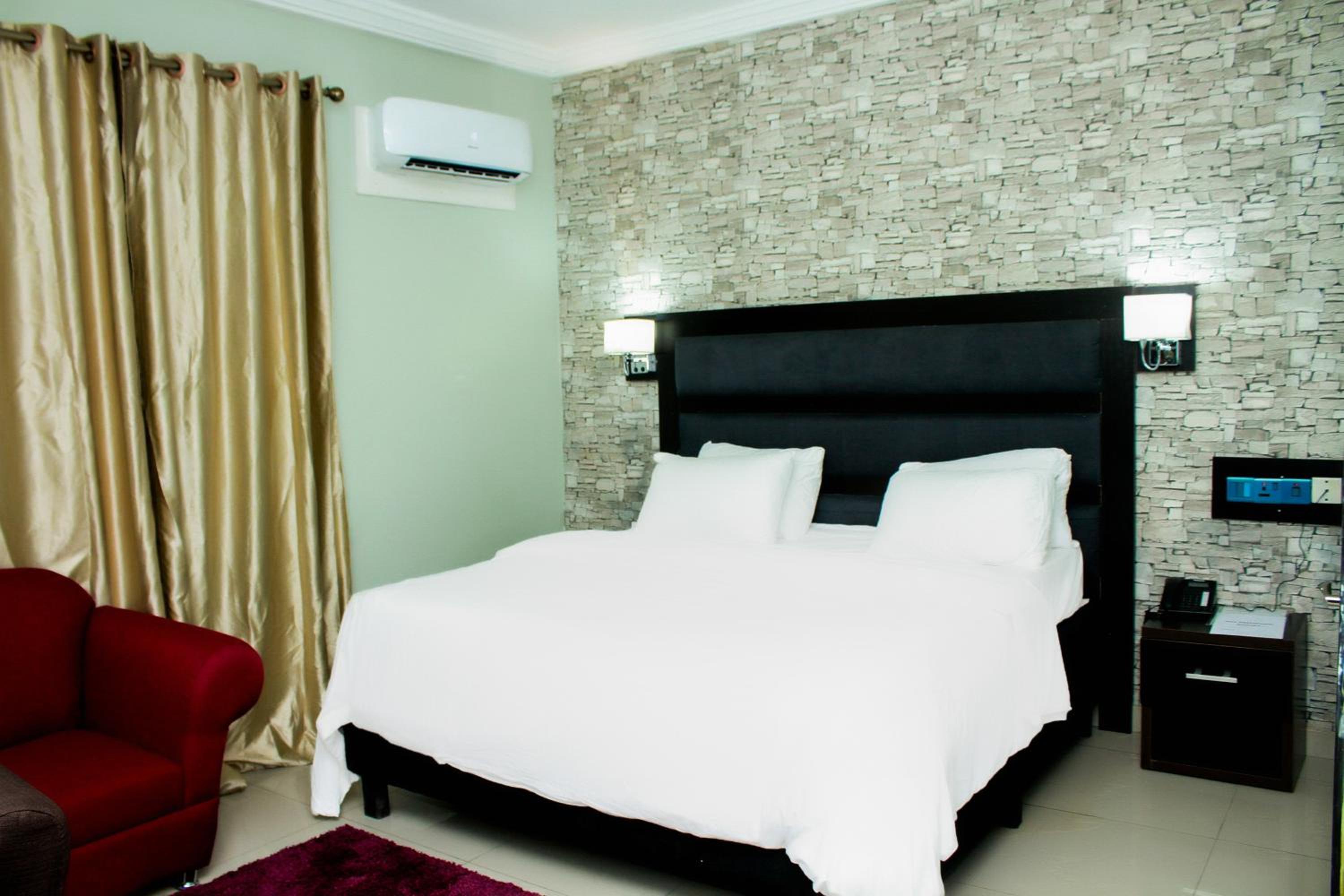 Deluxe Suite - Photo 4