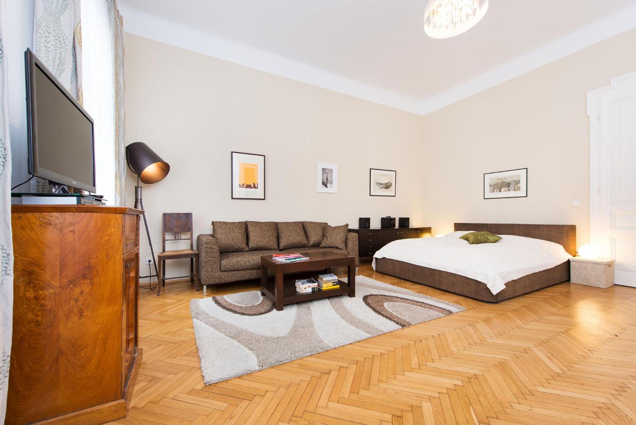 Studio (2 Adults)