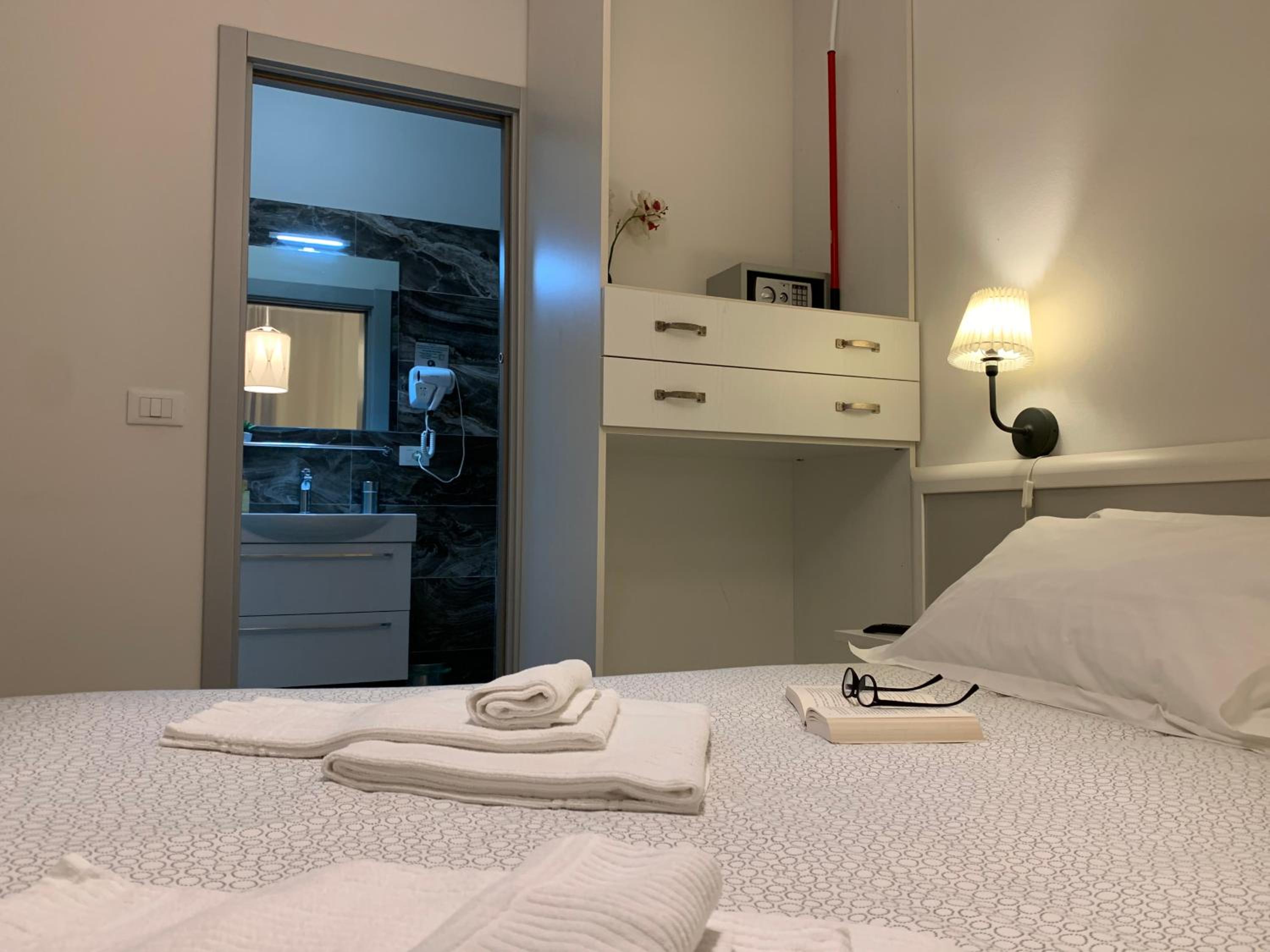 Double Room with Patio photo 1