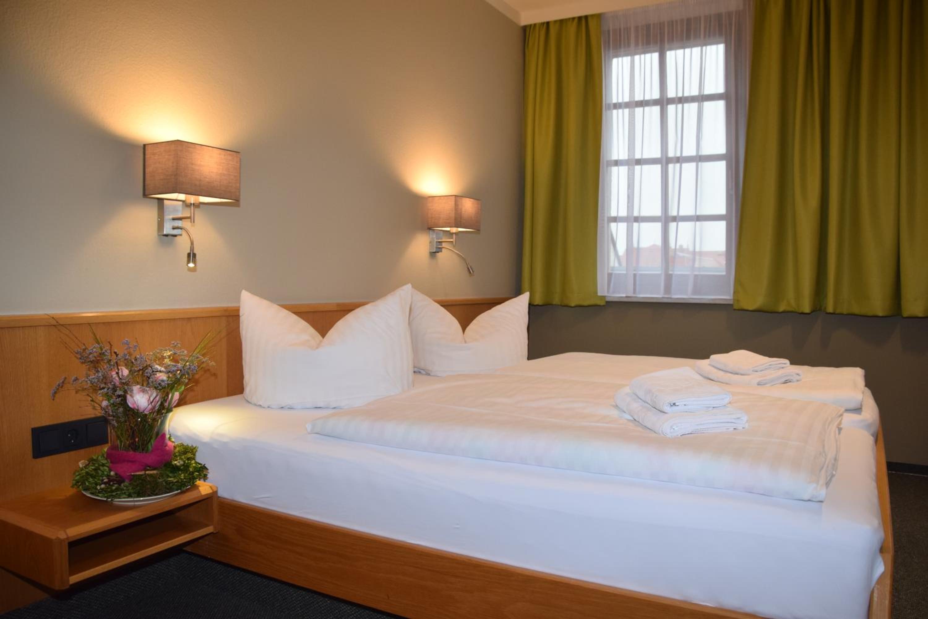 Standard Double Room - Photo 4